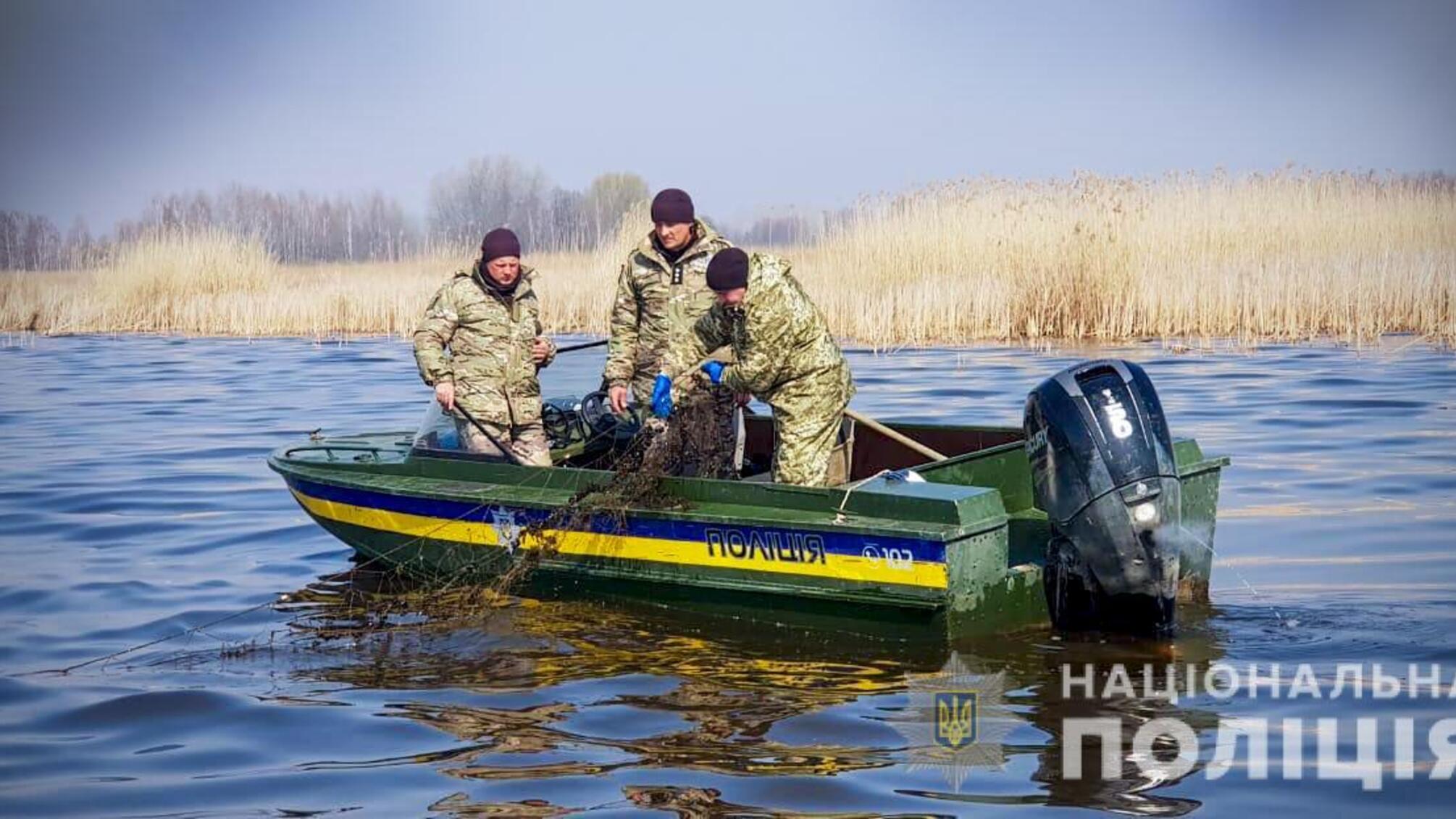 Упродовж місяця поліція на воді попередила завдання збитків державі на суму понад  два  мільйони гривень