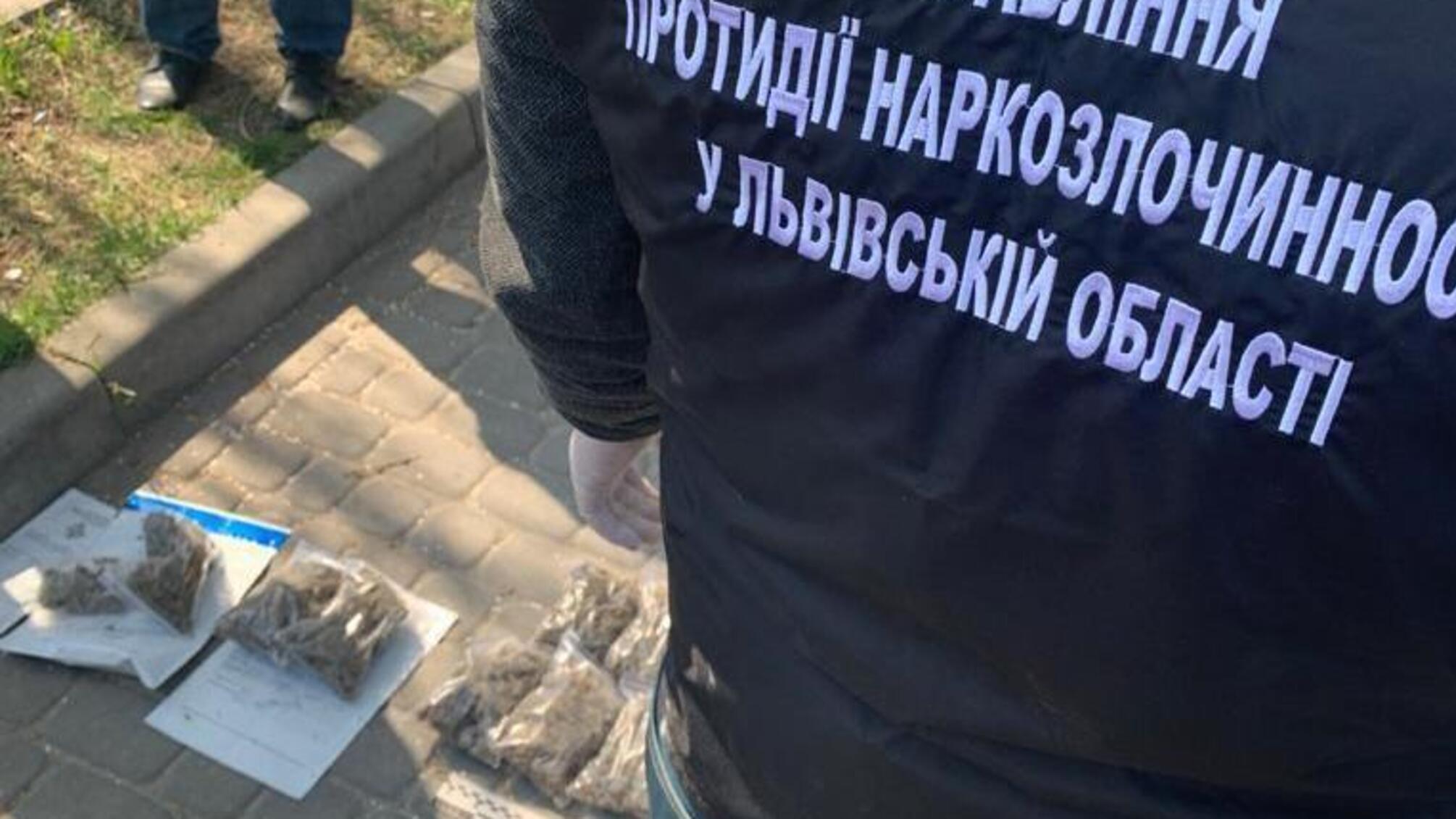 Поліцейські перекрили канал постачання наркотичних речовин з Запорізької області до Львова