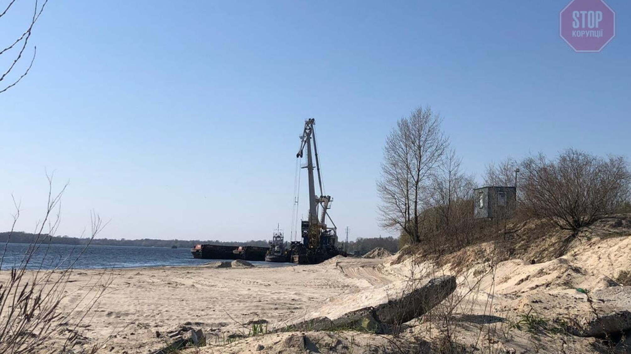 Кличко радить «не шастати» та дозволяє незаконно видобувати піску у Києві