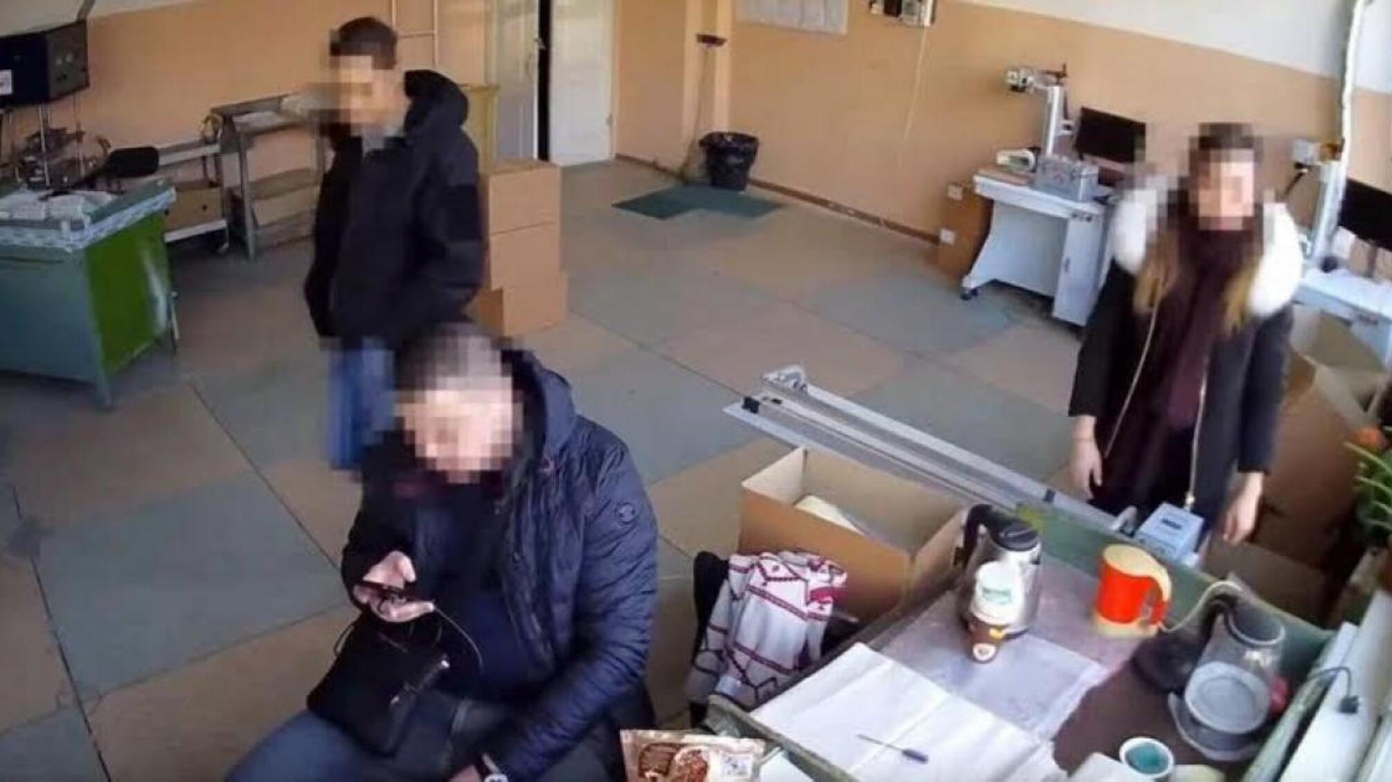 Скандальні обшуки в Одесі — трьом працівникам поліції повідомлено про підозру у крадіжці