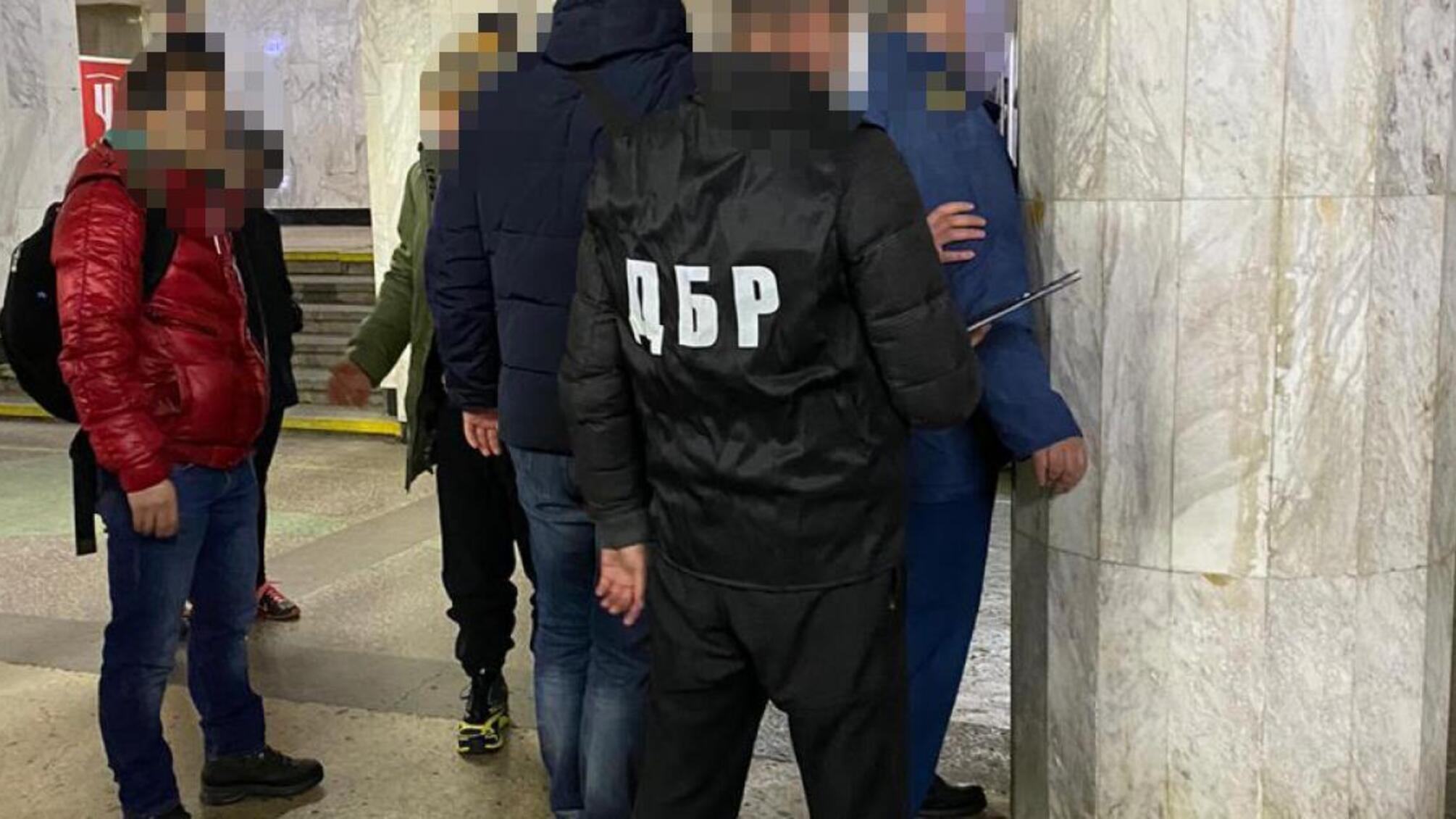 Неправомірна вигода за сприяння у вивезенні не задекларованих 10 000 євро до РФ — Митник постане перед судом