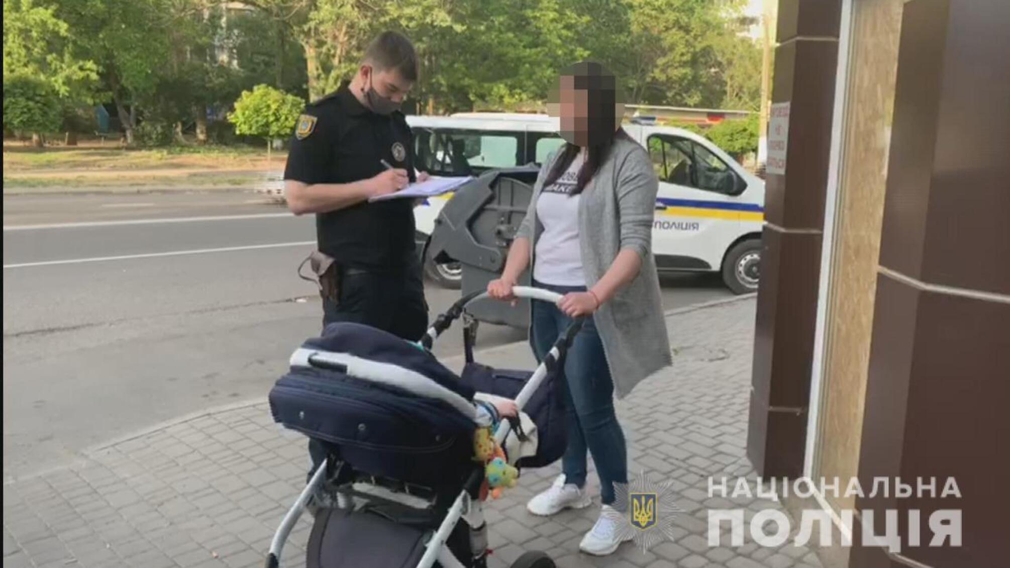 Одеські поліцейські оперативно затримали жінку, яка скоїла кишенькову крадіжку на місцевому ринку