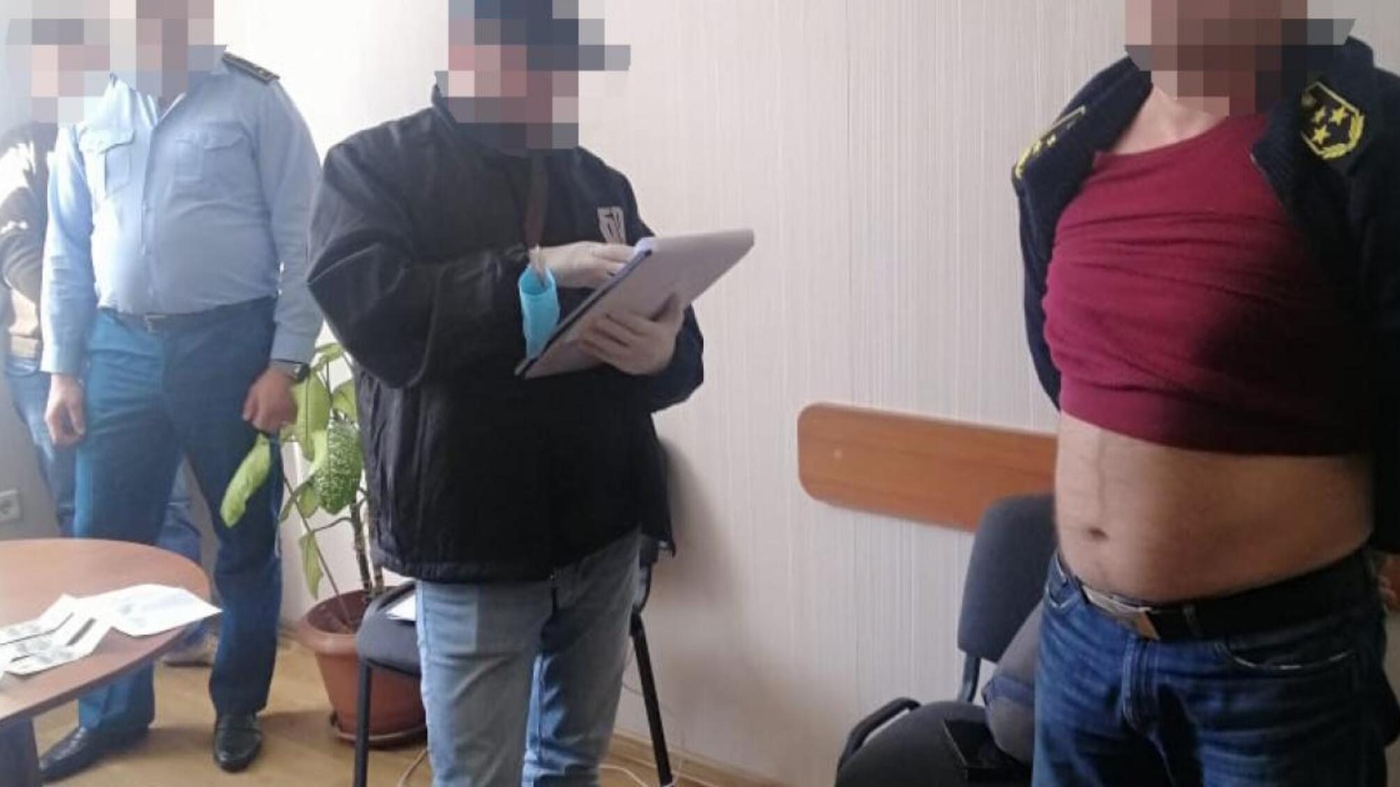 ДБР повідомило про підозру двом посадовцям Одеської митниці