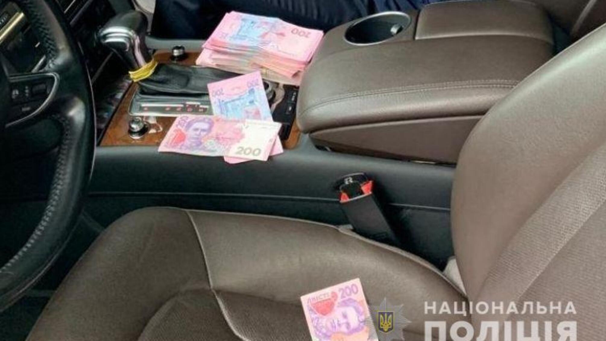 На Полтавщині правоохоронці затримали екс-керівника Департаменту екології та природних ресурсів Полтавської ОДА на отриманні 50 тисяч гривень хабаря