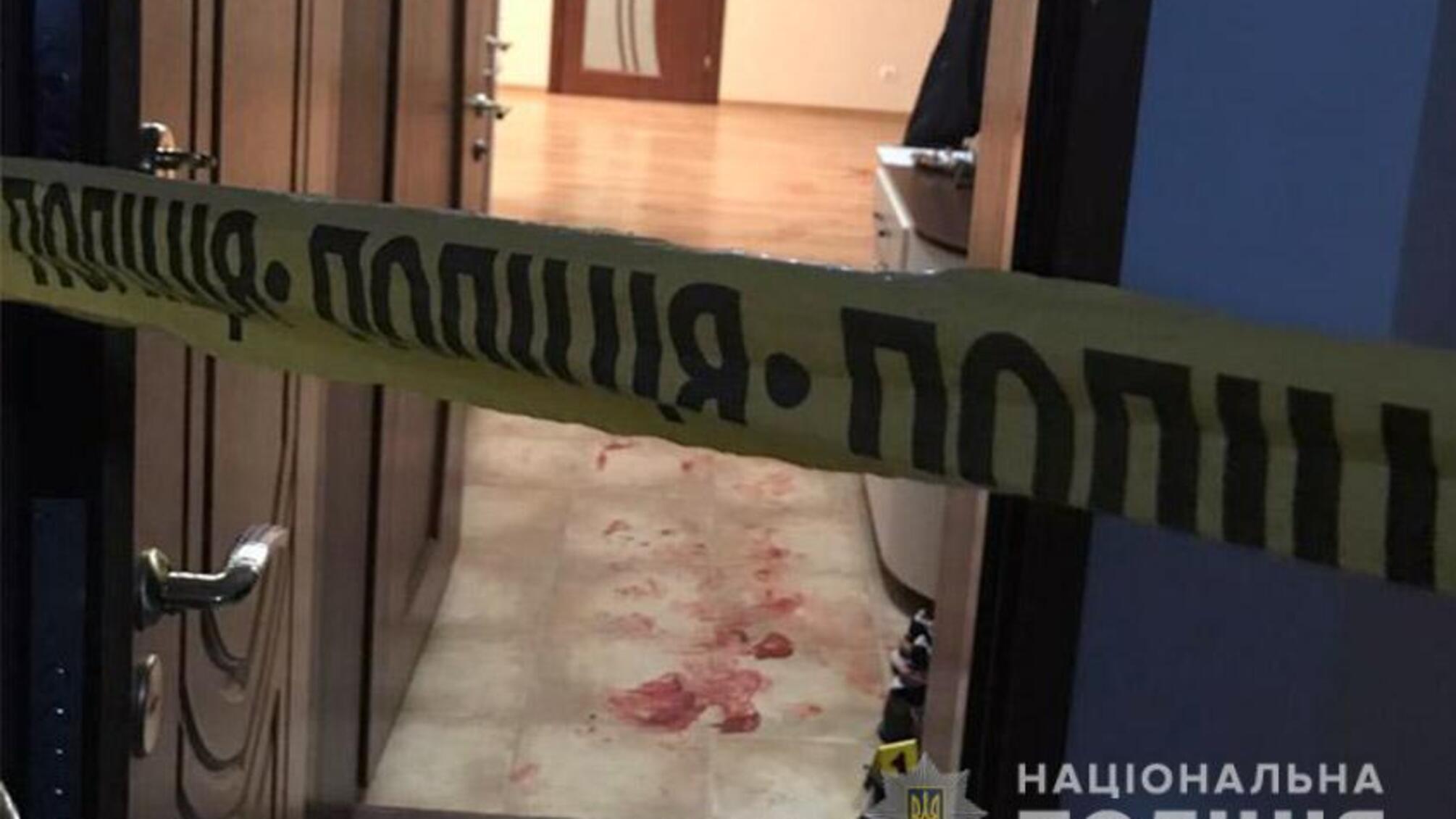 У Хмельницькому поліція затримала чоловіка за напад  зі зброєю на поліцейського