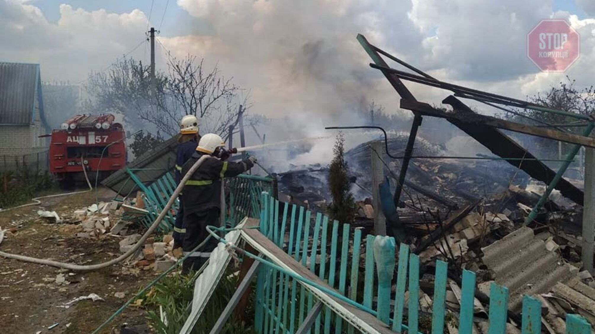 На Дніпропетровщині в будинку вибухнув газовий балон (фото, відео)