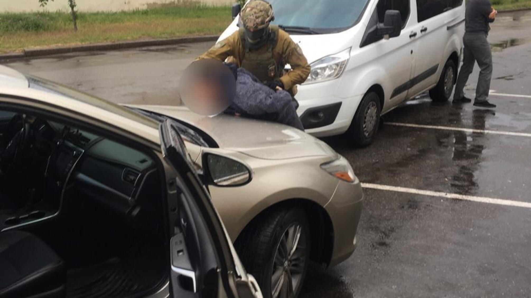 У Миколаєві за вимагання неіснуючого боргу з підприємця поліцейські затримали двох місцевих мешканців