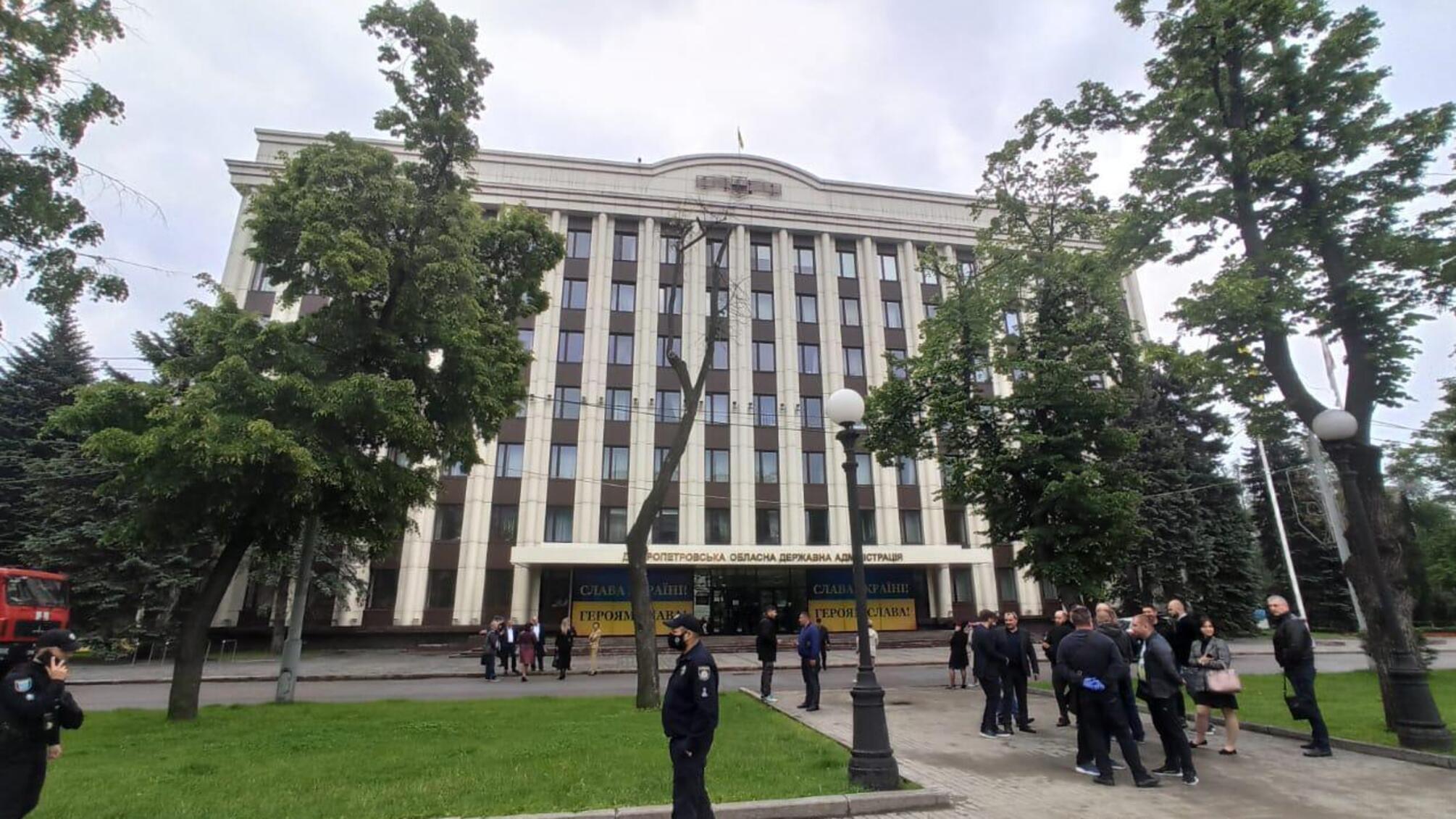 Поліція Дніпра затримала чоловіка, який повідомив про замінування будівлі облдержадміністрації та обласної ради