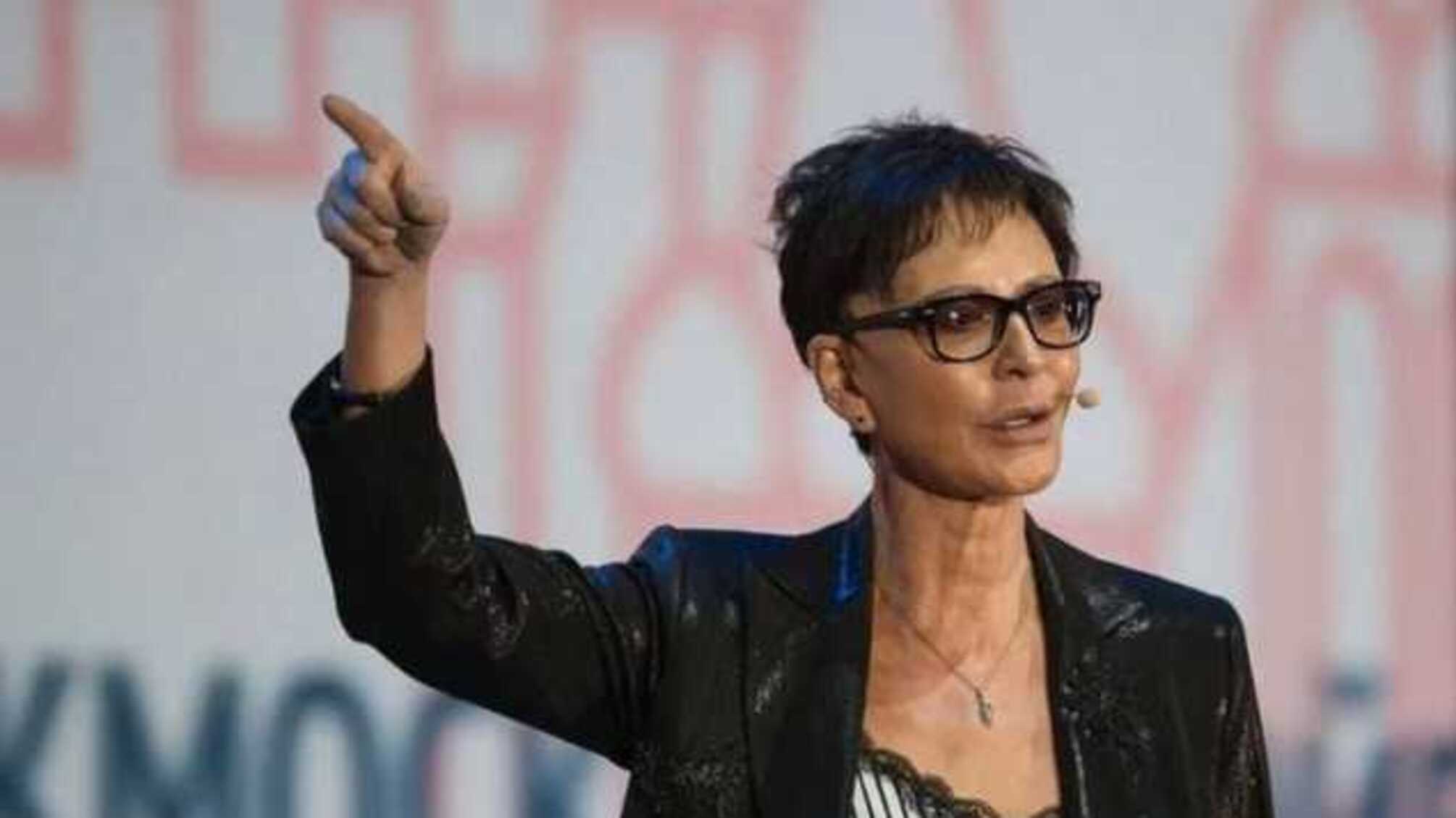 'Ну сколько можно воевать?': Хакамада предлагает откупиться от Украины за Крым