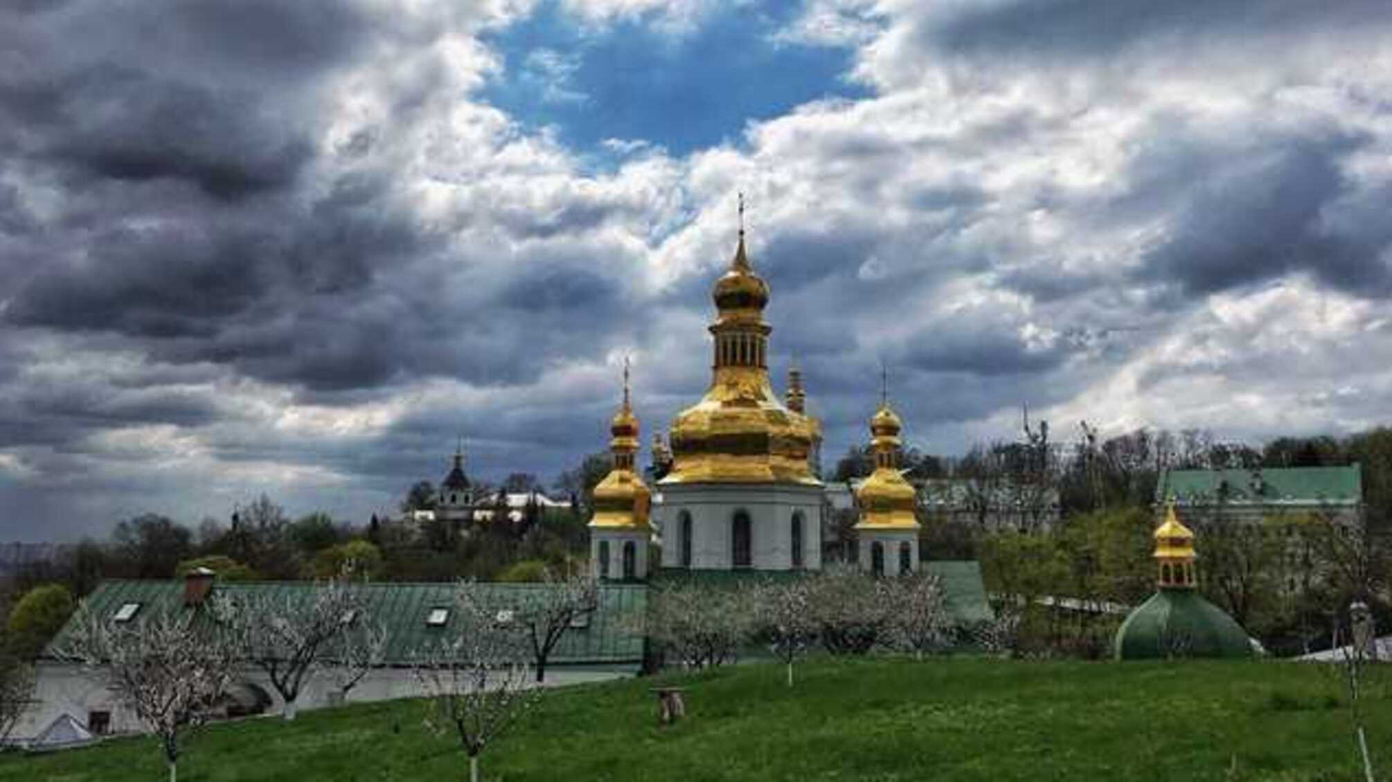 В Киево-Печерской лавре коронавирусом болеют почти 70 монахов