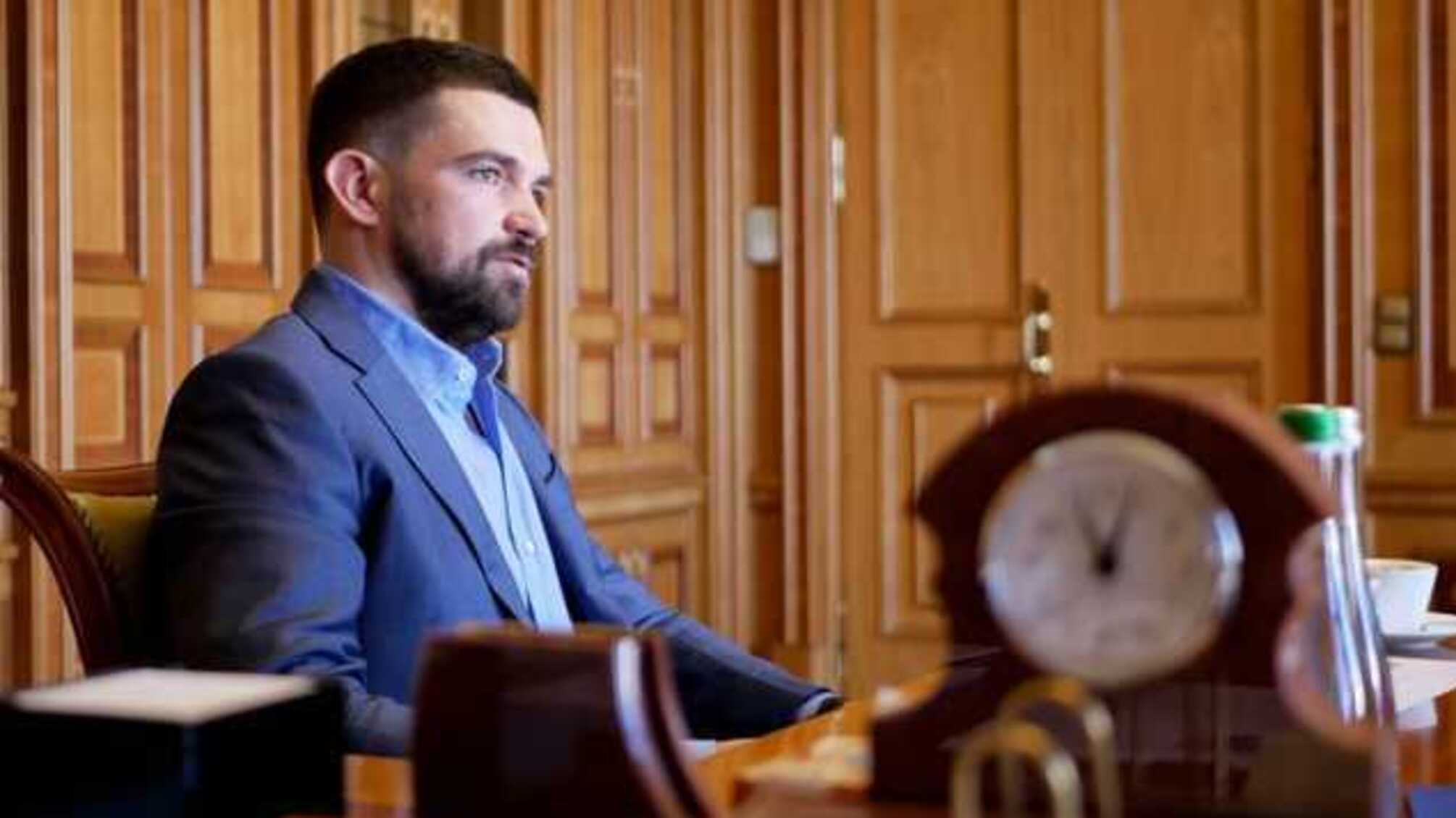 До компанії російсько-православних боксерів Усика і Ломаченка самододався й заступник голови Офісу Президента Трофімов