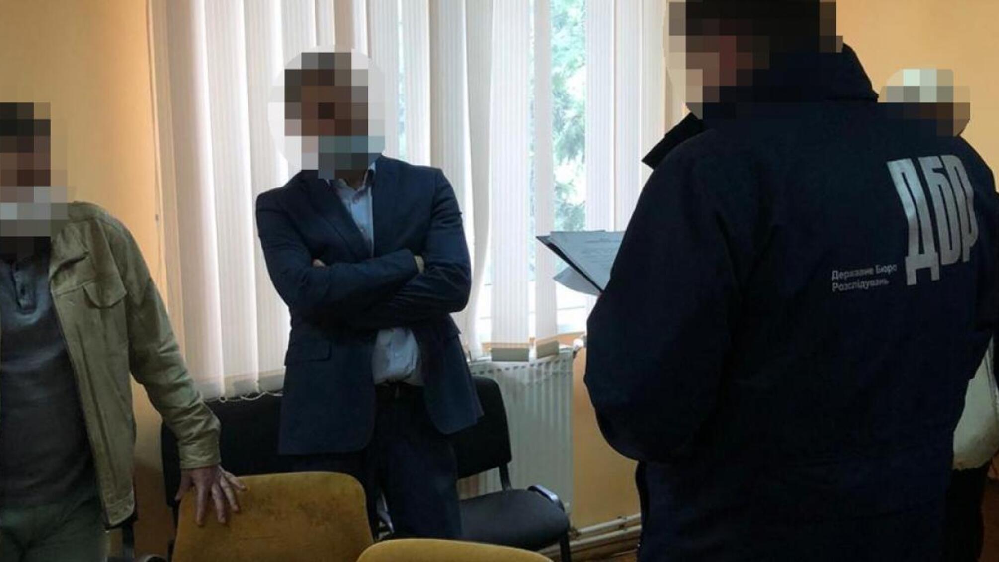 3 000 доларів США за зменшення штрафів - ДБР затримало посадовця Антимонопольного комітету