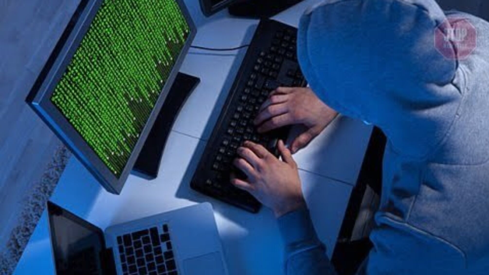 Хакер з України викрадав гроші з рахунків іноземних банків