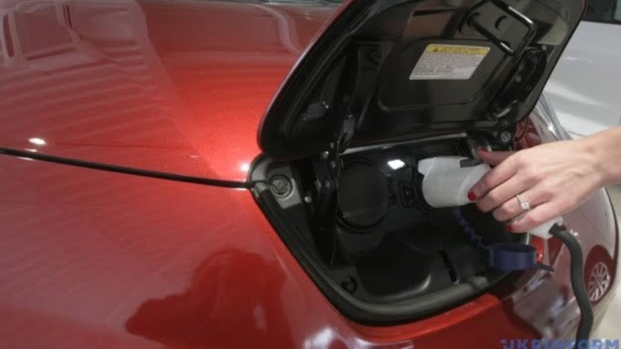 Покупцям електромобілів у Франції надаватимуть екологічні субсидії