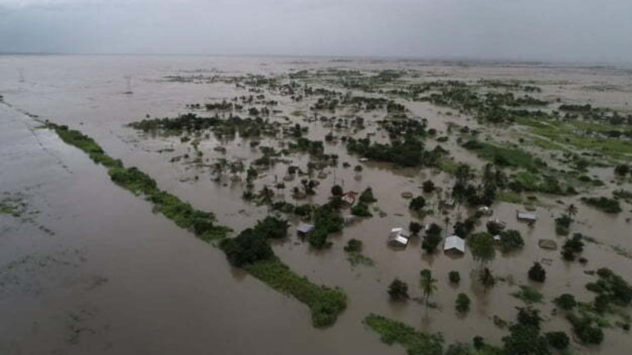 Індія та Бангладеш евакуюють понад два мільйони людей через циклон