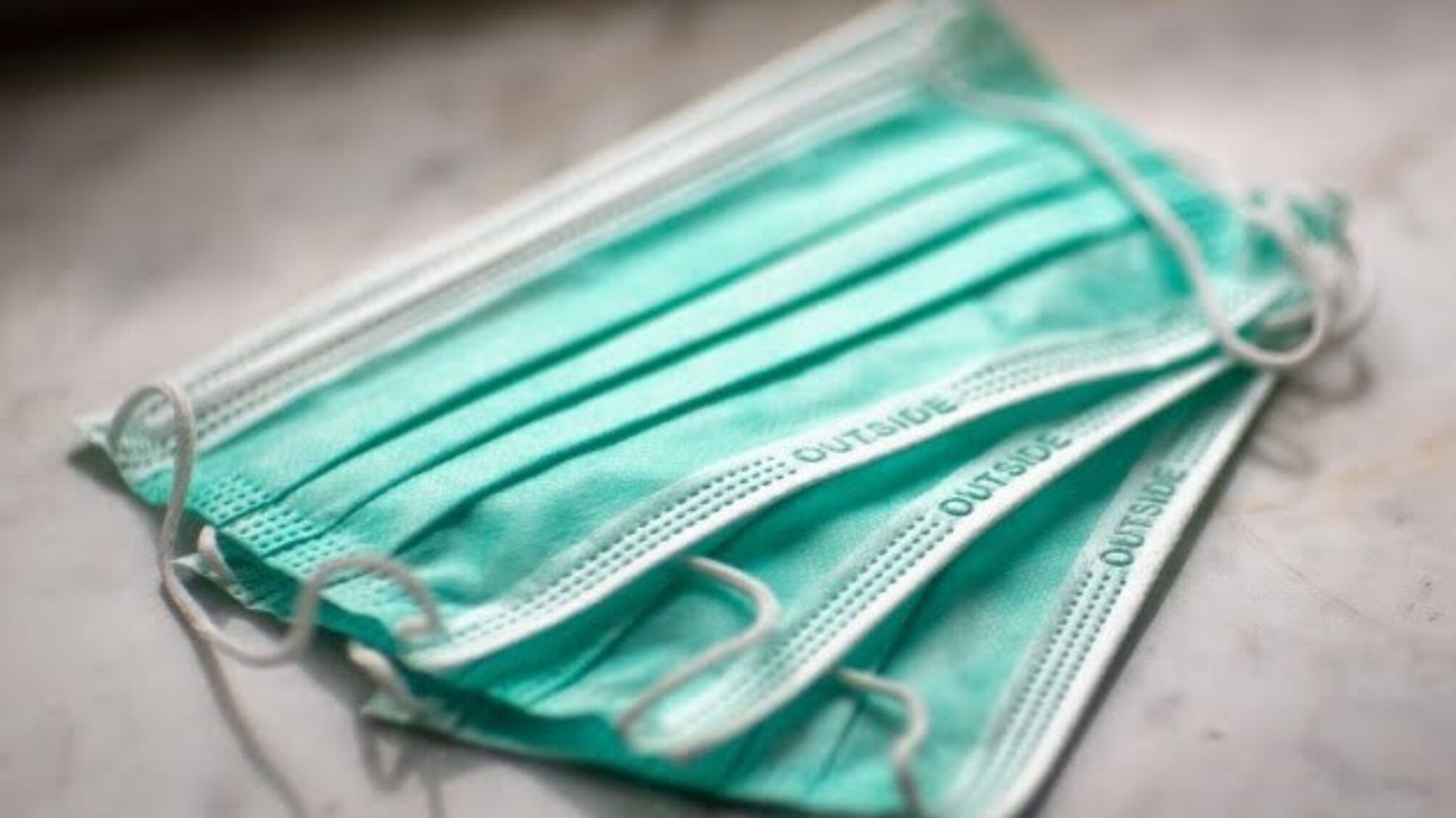 У Сумах трьох іноземців оштрафували за порушення карантину - курили кальян на озері