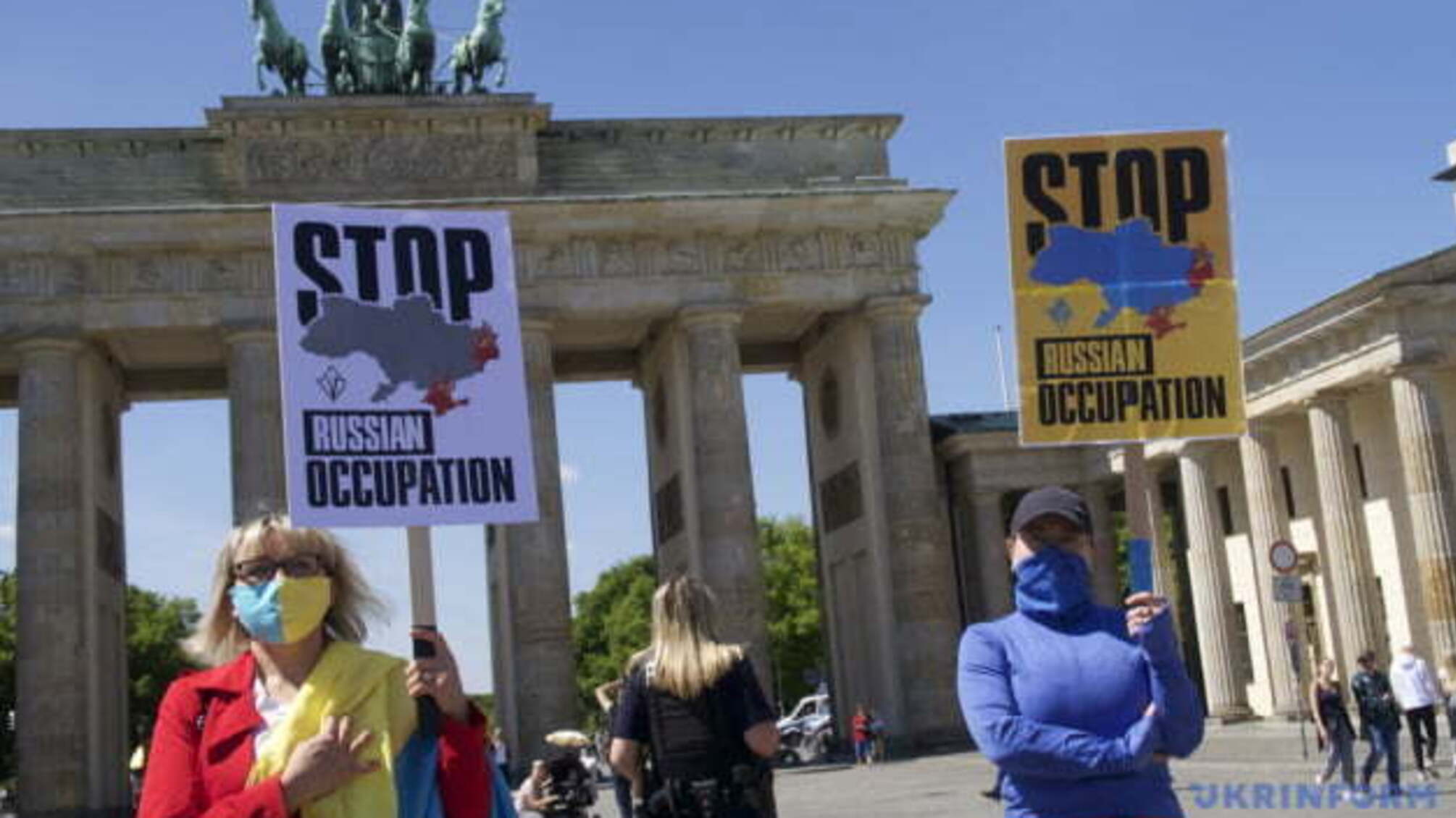Українські активісти провели у Берліні акцію проти російської агресії