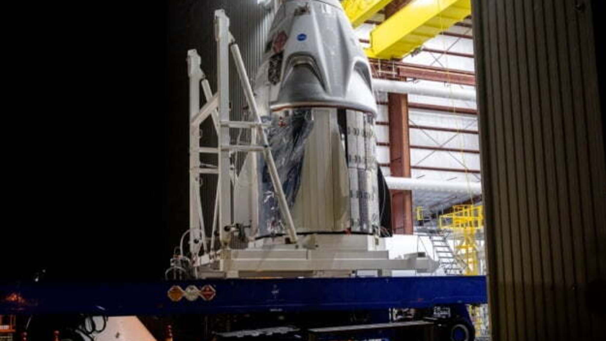 SpaceX Crew Dragon вже доправили на космодром NASA, запуск — за 8 днів