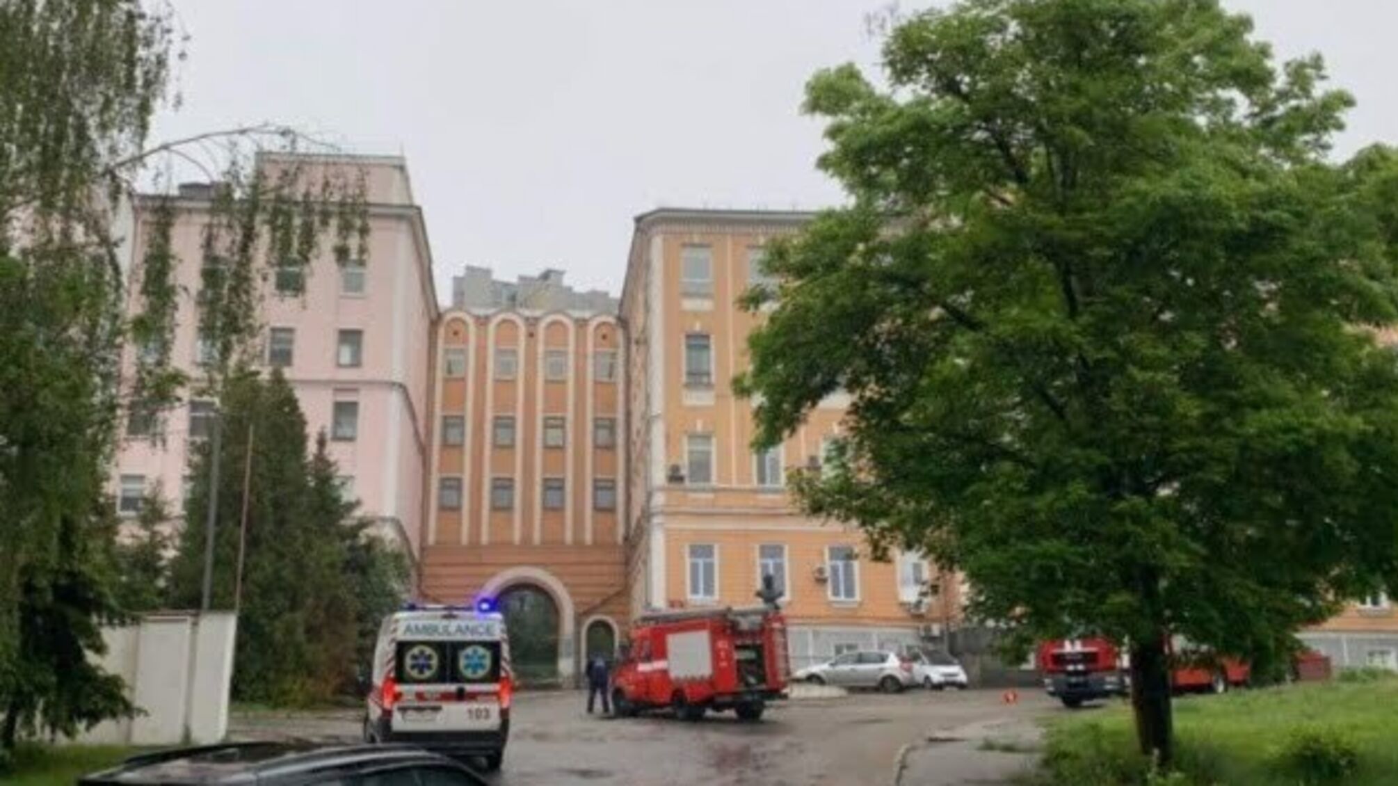 У Києві ліквідували пожежу в Олександрівській лікарні