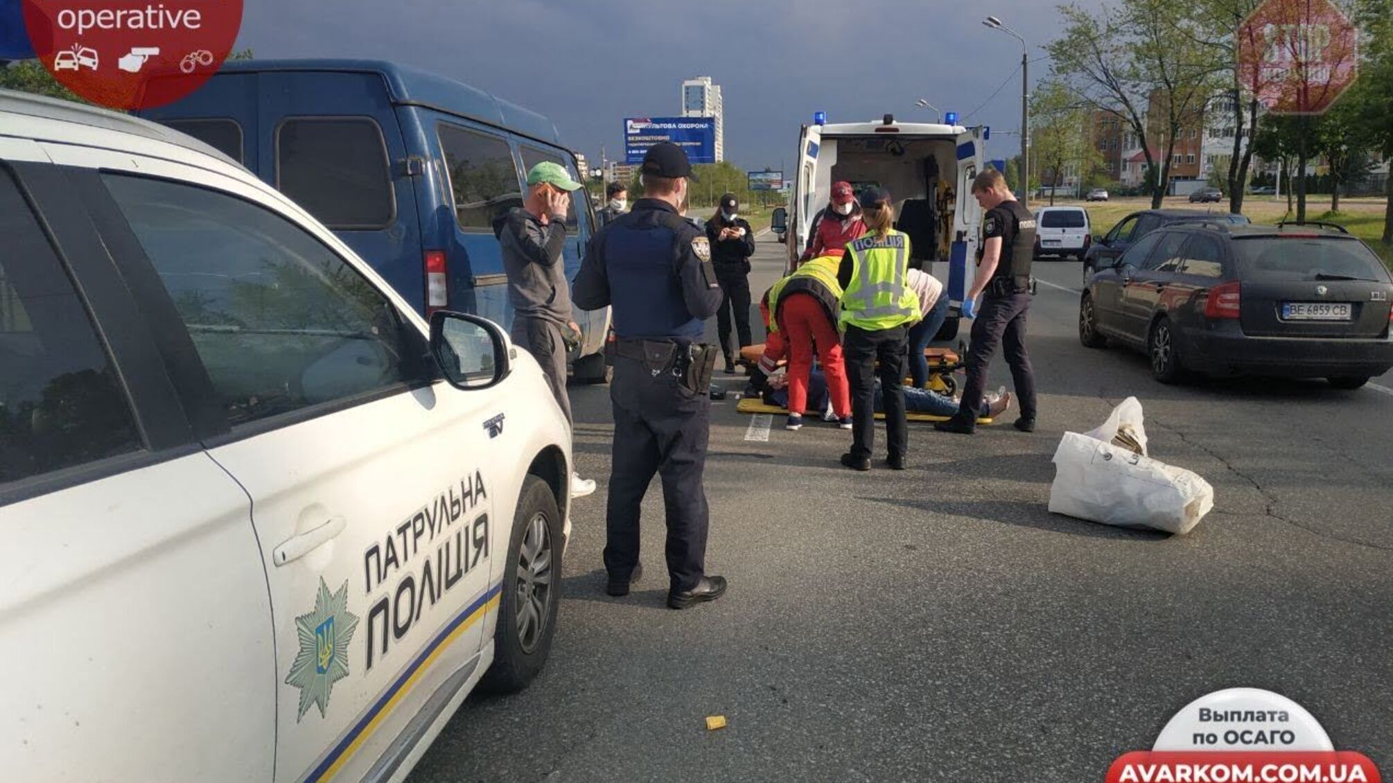 Перебігала дорогу на червоний і поквиталася: у Києві жінка спричинила ДТП з постраждалими (фото)