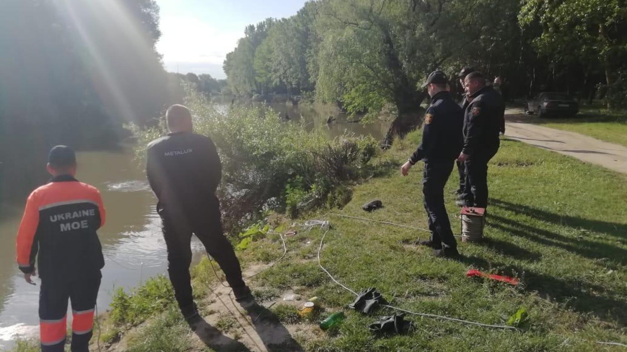 Правоохоронці встановлюють обставини загибелі людей на річці Турунчук в Біляївському районі