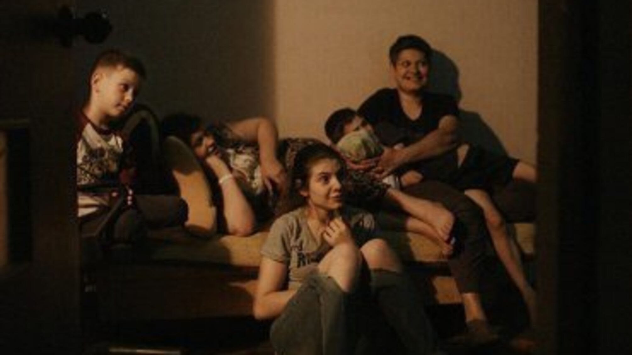 Коли фільмуєш у прифронтовій зоні, маєш чітко розуміти правила поведінки - режисерка