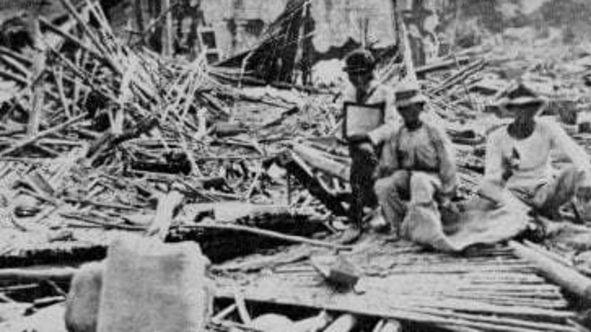 Із тріщин забили підземні гейзери