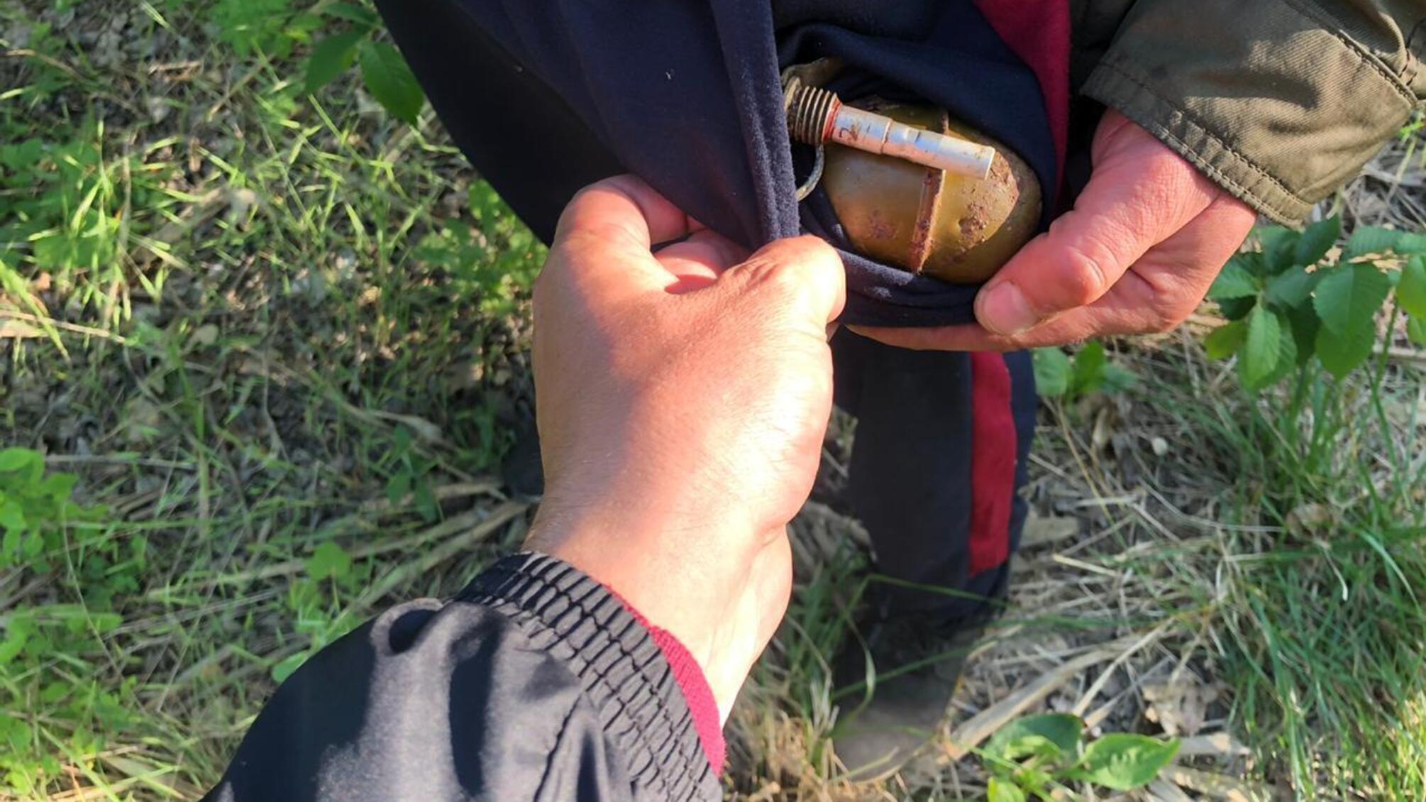 В Овідіопольському районі поліцейські викрили місцевого жителя у незаконному поводженні з бойовими припасами