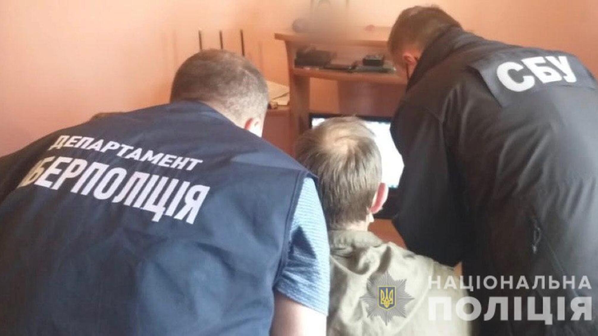 Кіберполіція викрила відомого хакера, який продавав персональні та фінансові дані жителів ЄС та США