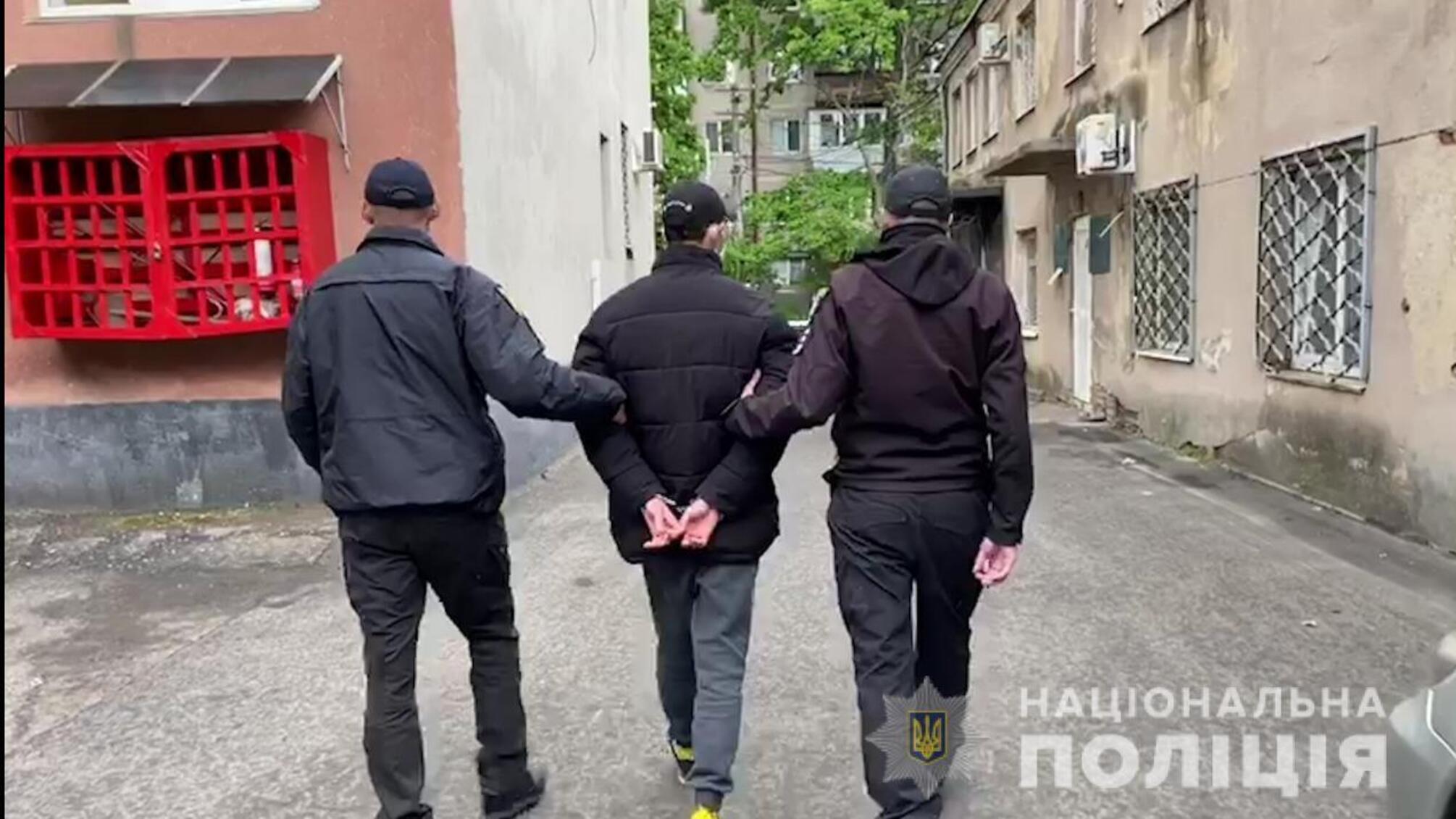 Поліцейські затримали підозрюваного у розбійному нападі на місцевого жителя