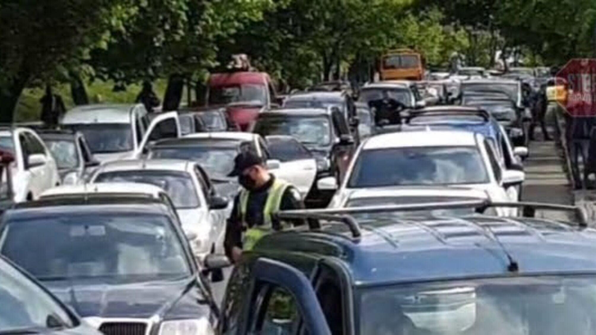 Грушевського перекрита: під Кабміном акція (відео)