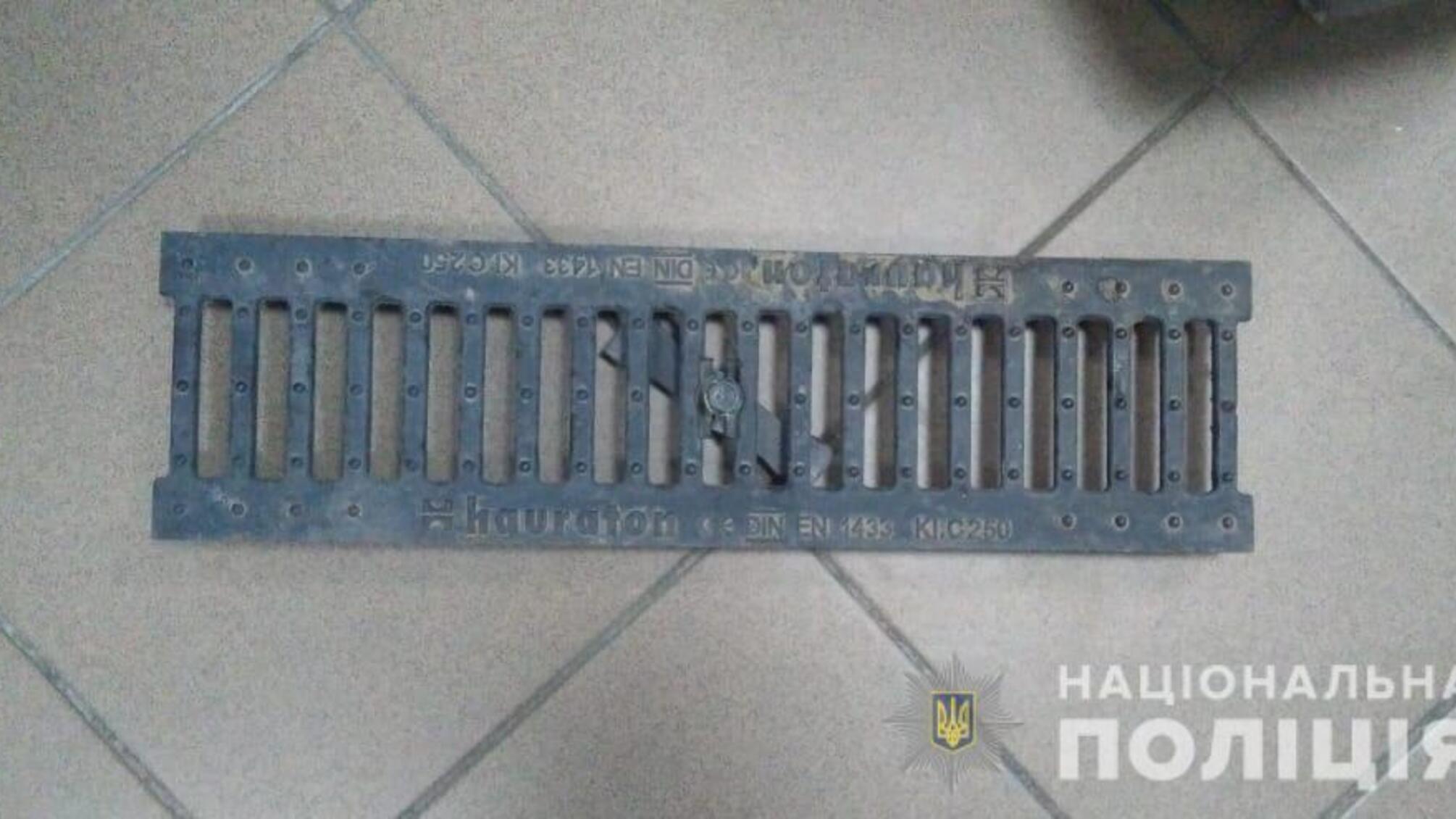 Правоохоронці затримали підозрюваного у ряді крадіжок дорожньо-будівельних матеріалів у Приморському районі Одеси