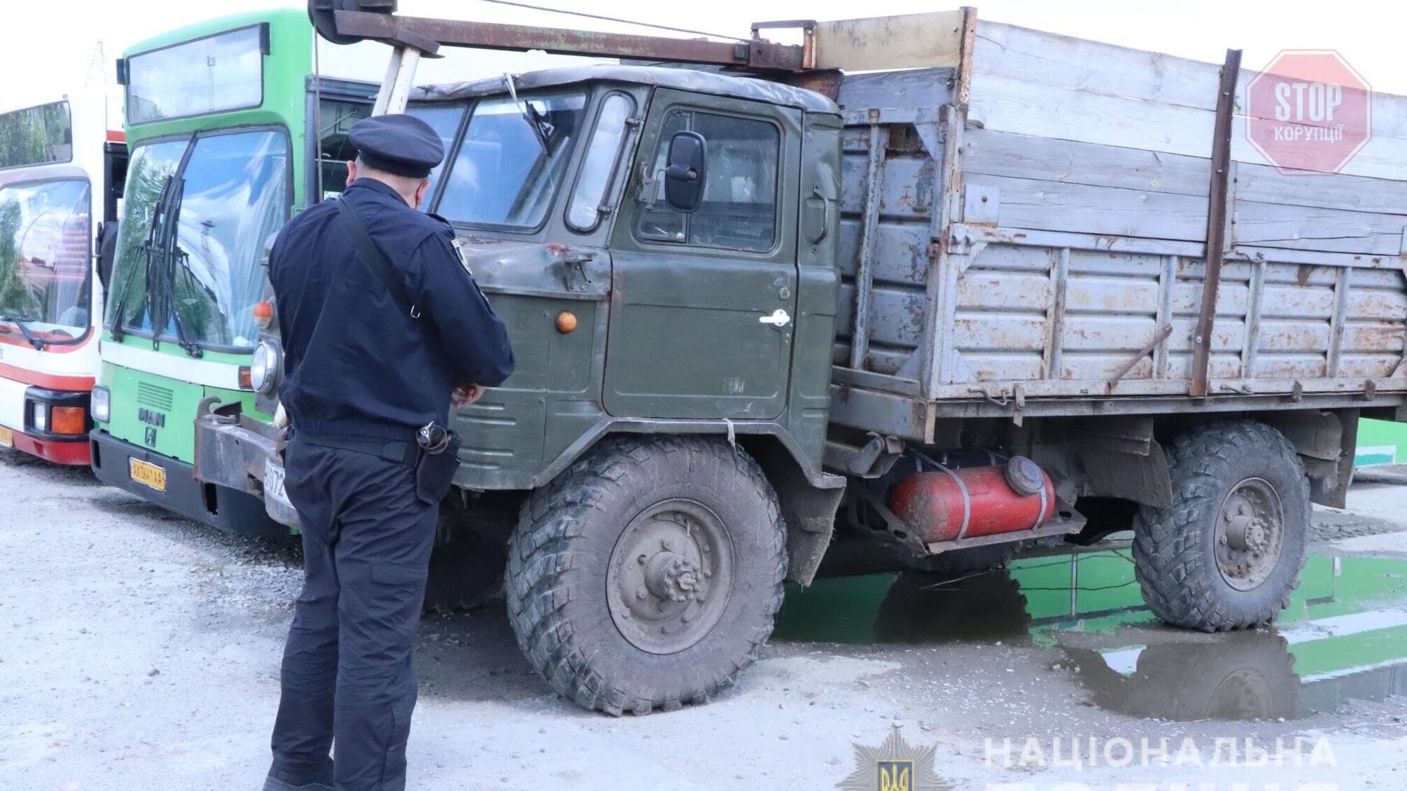 Незаконна вирубка: у Харківській області порушник перевозив дуби (фото)