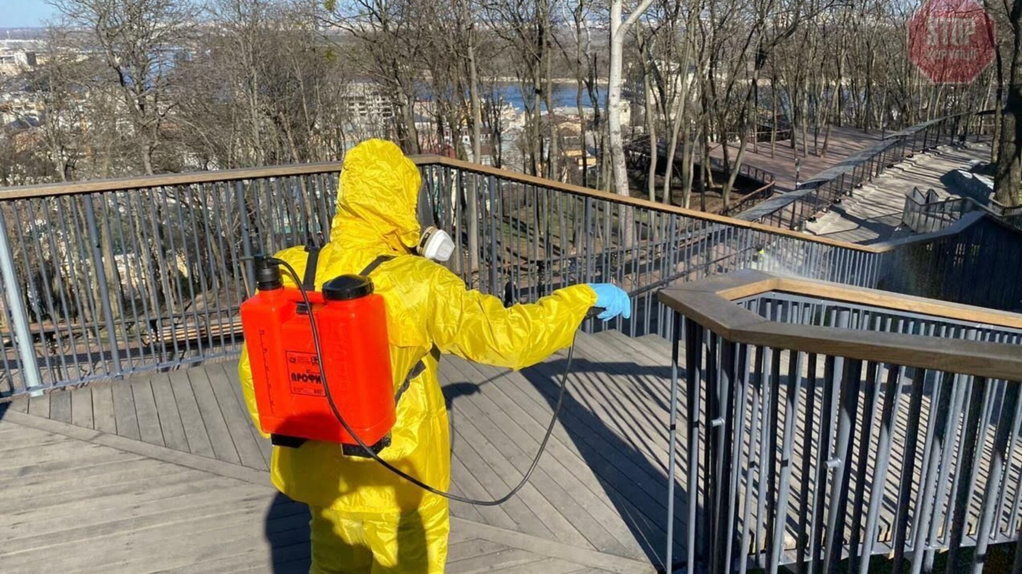 У МОЗ розповіли, за якими правилами можна буде відвідувати парки та перукарні