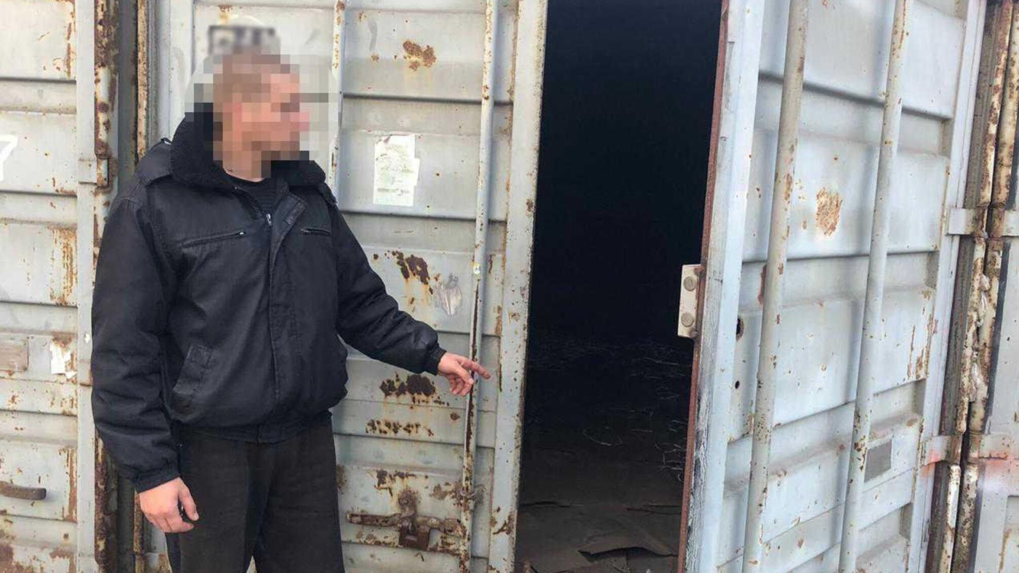 Співробітники поліцейської станції «Авангард» затримали підозрюваного у викраденні товару з промтоварного ринку