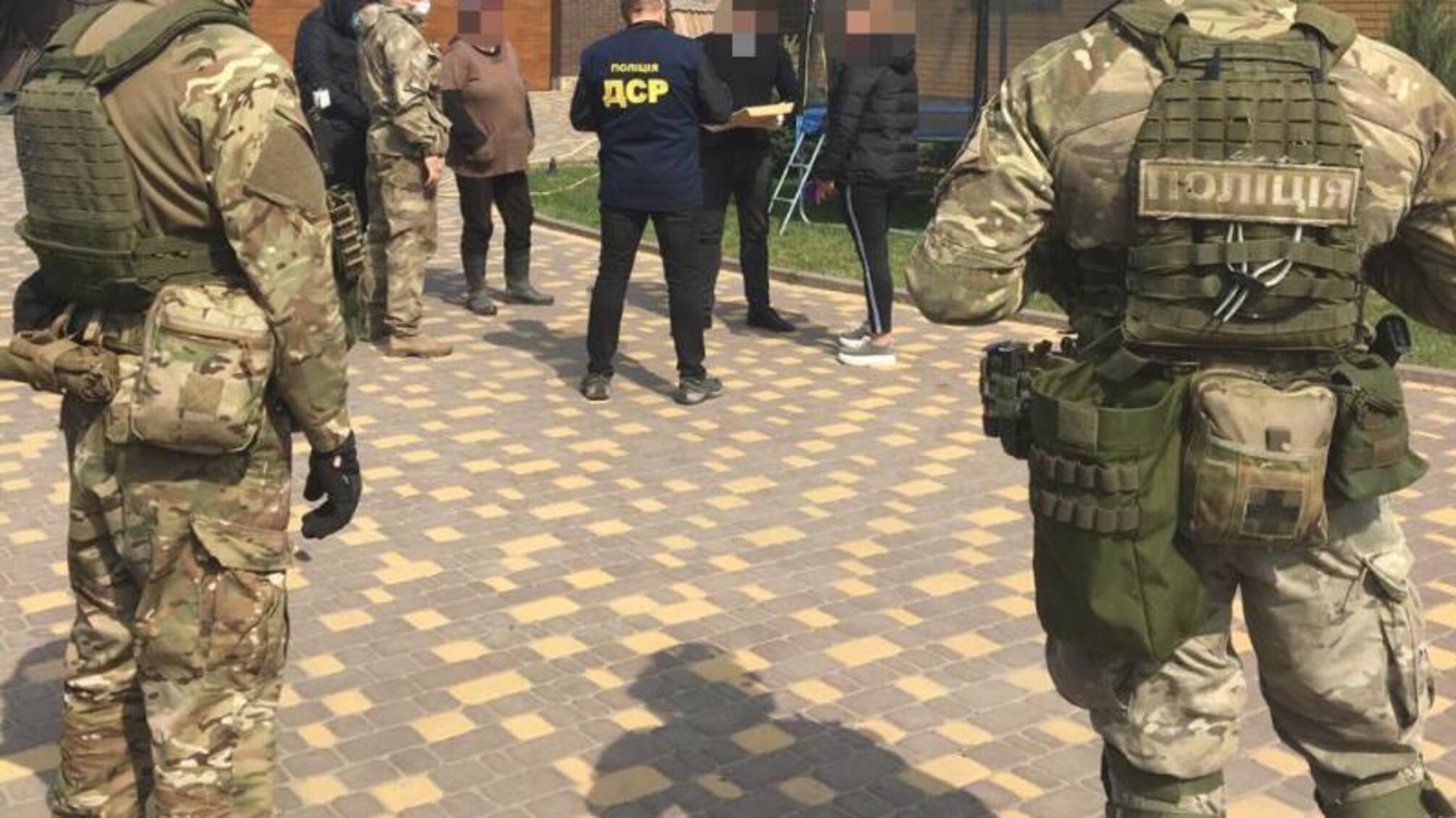 Поліцейські Рівненщини викрили групу осіб в організації бурштинового бізнесу