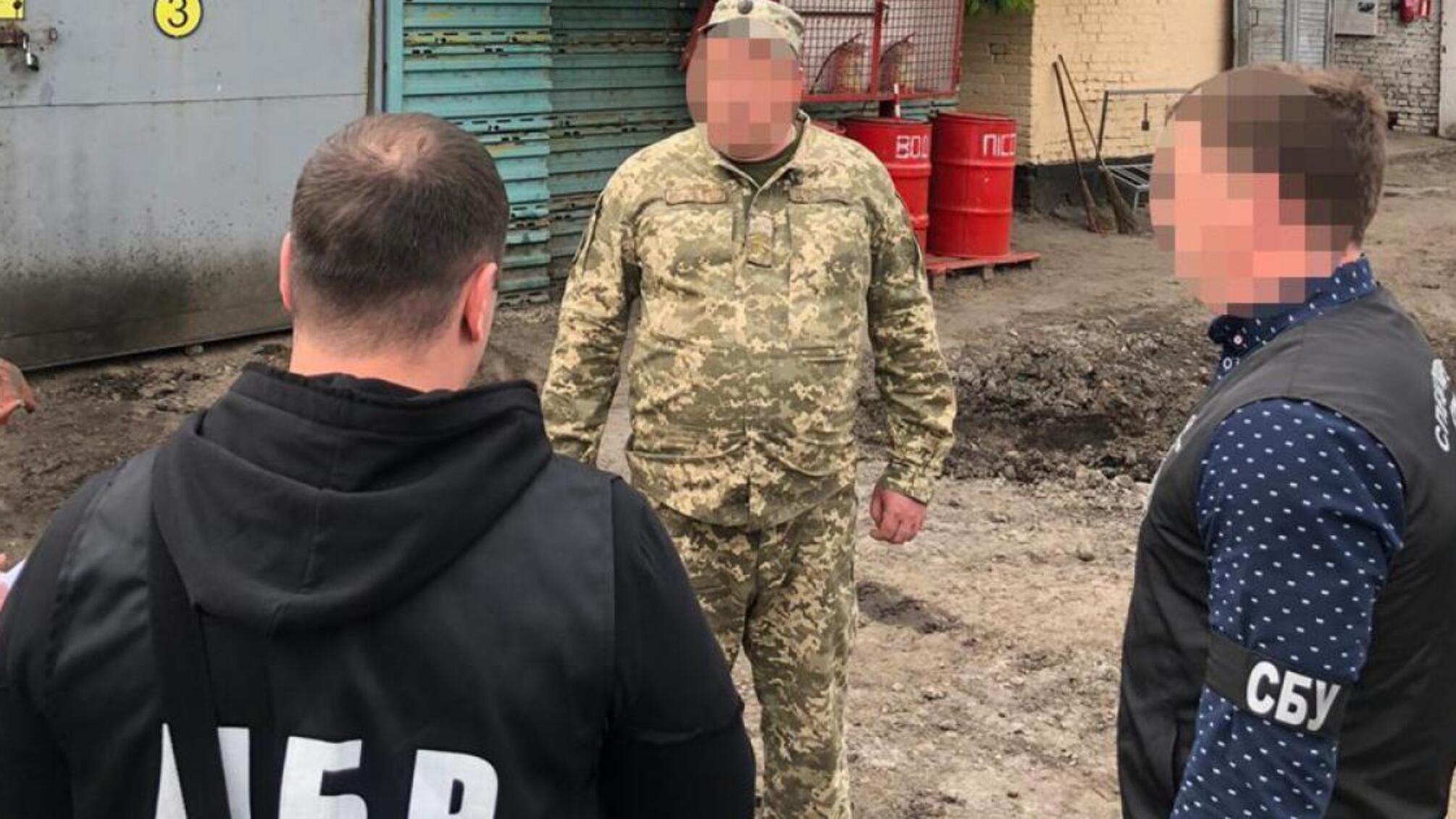 ДБР викрило схему розкрадання пального у центрі забезпечення Збройних сил України