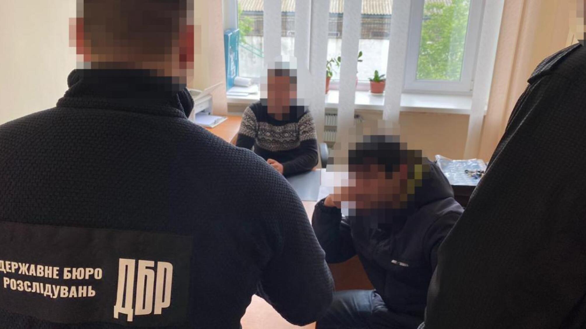 Побиття двох громадян поліцейськими під час патрулювання – слідчі ДБР повідомили про підозру