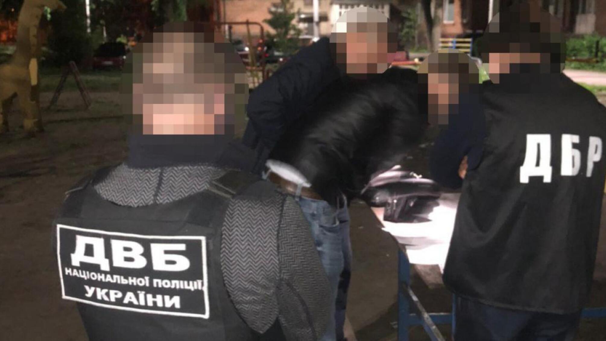 Розтрата понад 850 000 гривень під час ремонту службового транспорту — ДБР повідомило про підозру двом поліцейським