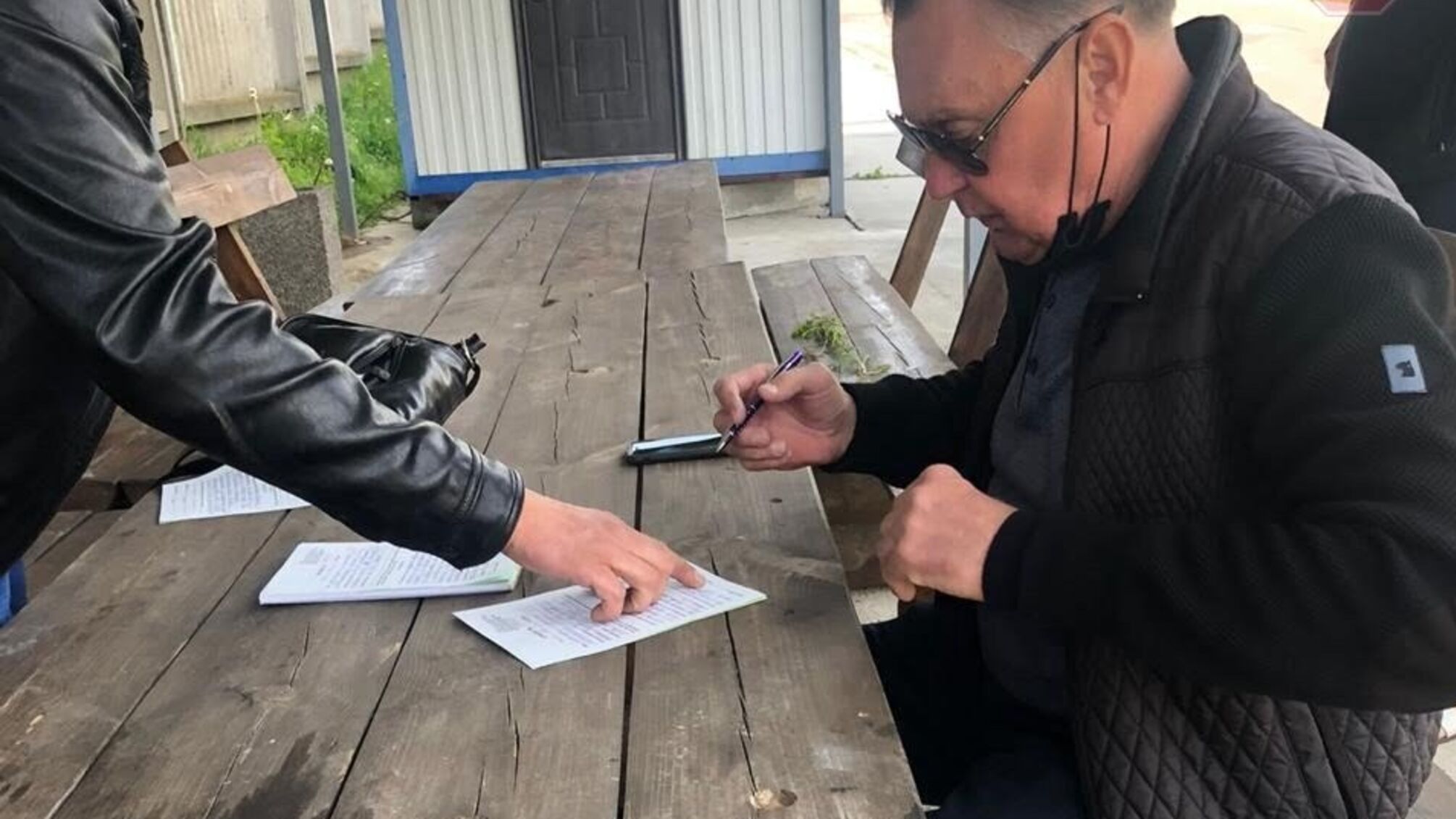 Муніципальна варта Києва та законні видобувачі піску долучилися до боротьби з нелегалами з Коника