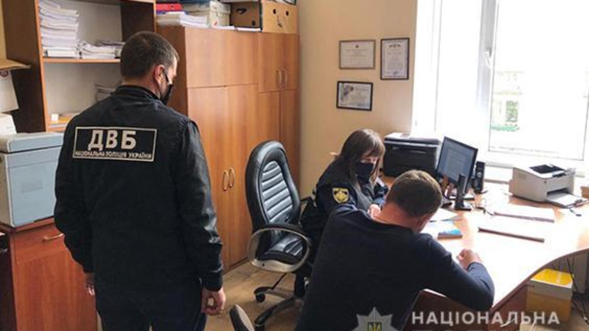 На Львівщині двом колишнім міліціонерам та поліцейському оголошено підозри