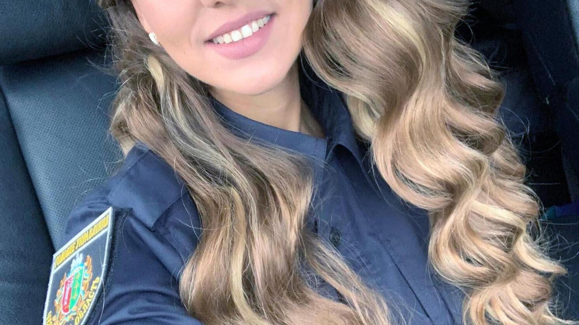 На Буковині поліцейська відрізала своє волосся для перук онкохворим діткам