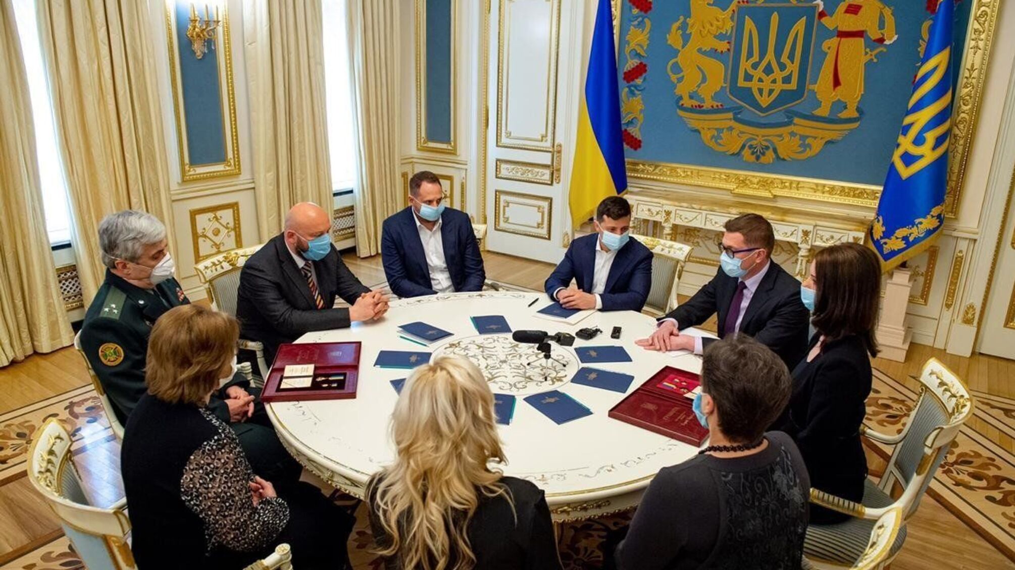 Президент України вручив ордени «Золота Зірка» рідним загиблих співробітників СБУ