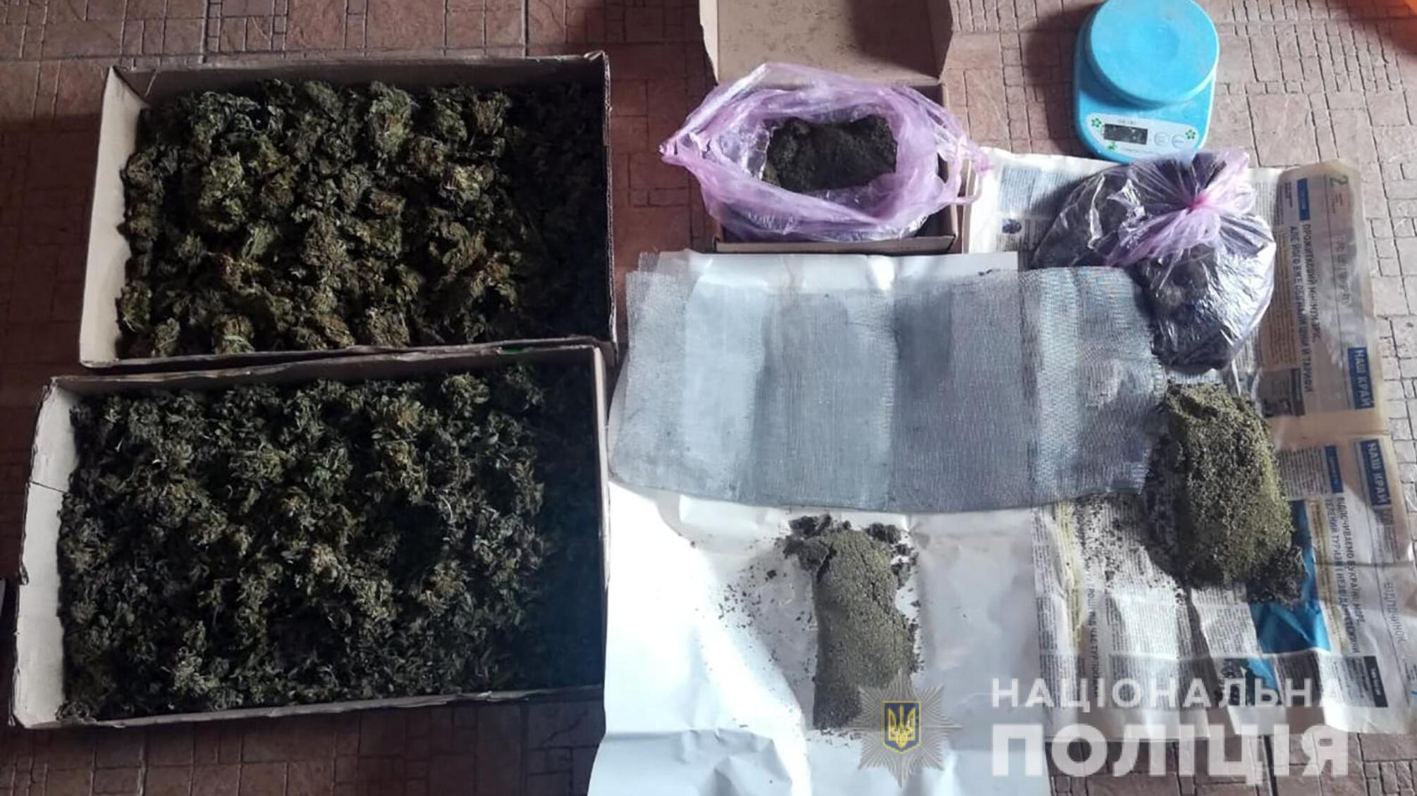На Запоріжжі поліцейські вилучили у місцевого мешканця наркотиків на мільйон гривень