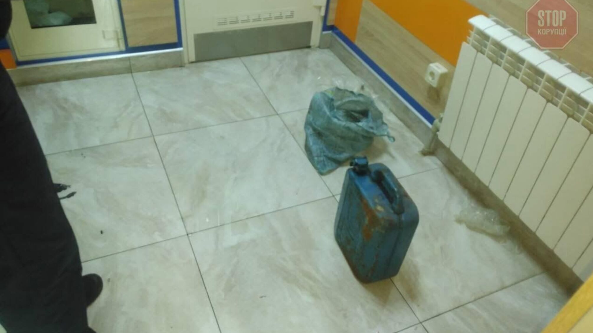 У Харкові чоловік ледь не спалив себе у ломбарді (фото)