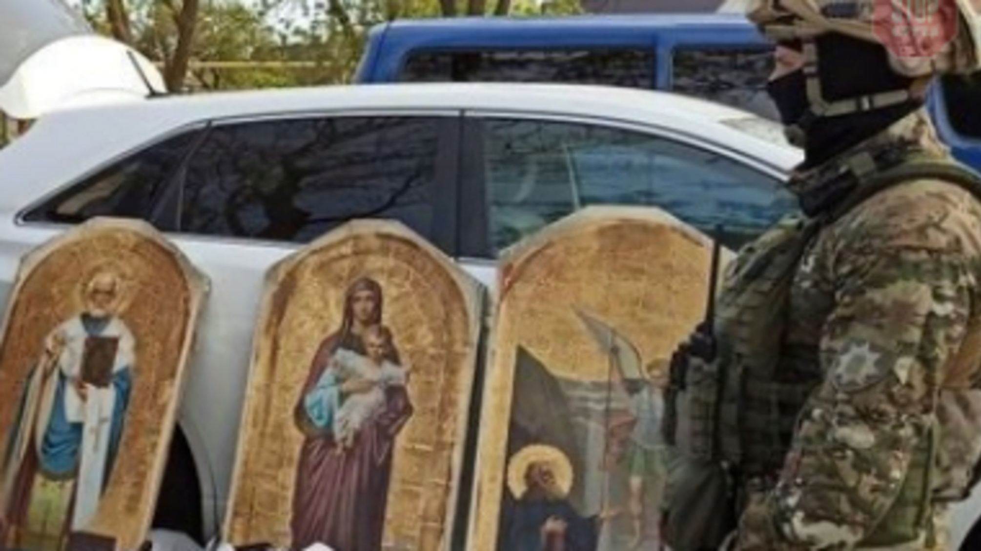 Правоохоронці затримали банду, яка крала давні ікони з церков (фото)