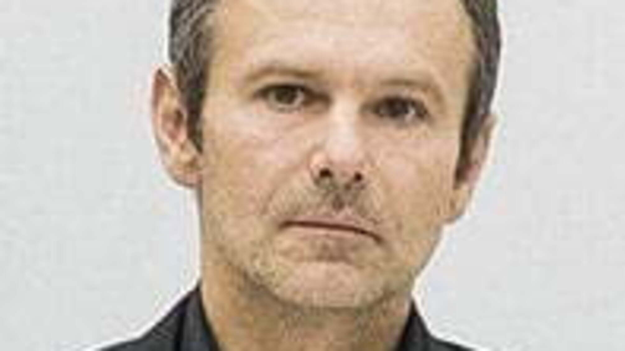 Декілька будинків, елітні авто, акції, мільйонні доходи - з'явилась декларація Вакарчука