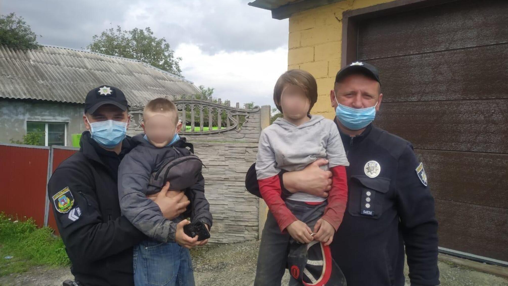 Поліцейські в Ірпені оперативно розшукали маленьких мандрівників