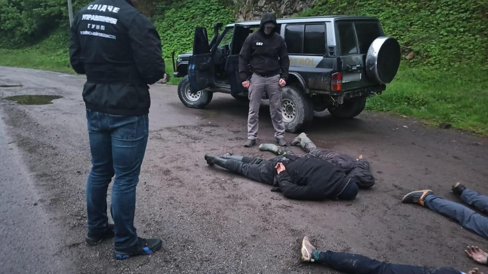 Правоохоронці Київщини затримали групу зловмисників за незаконне переправлення іноземців через кордон