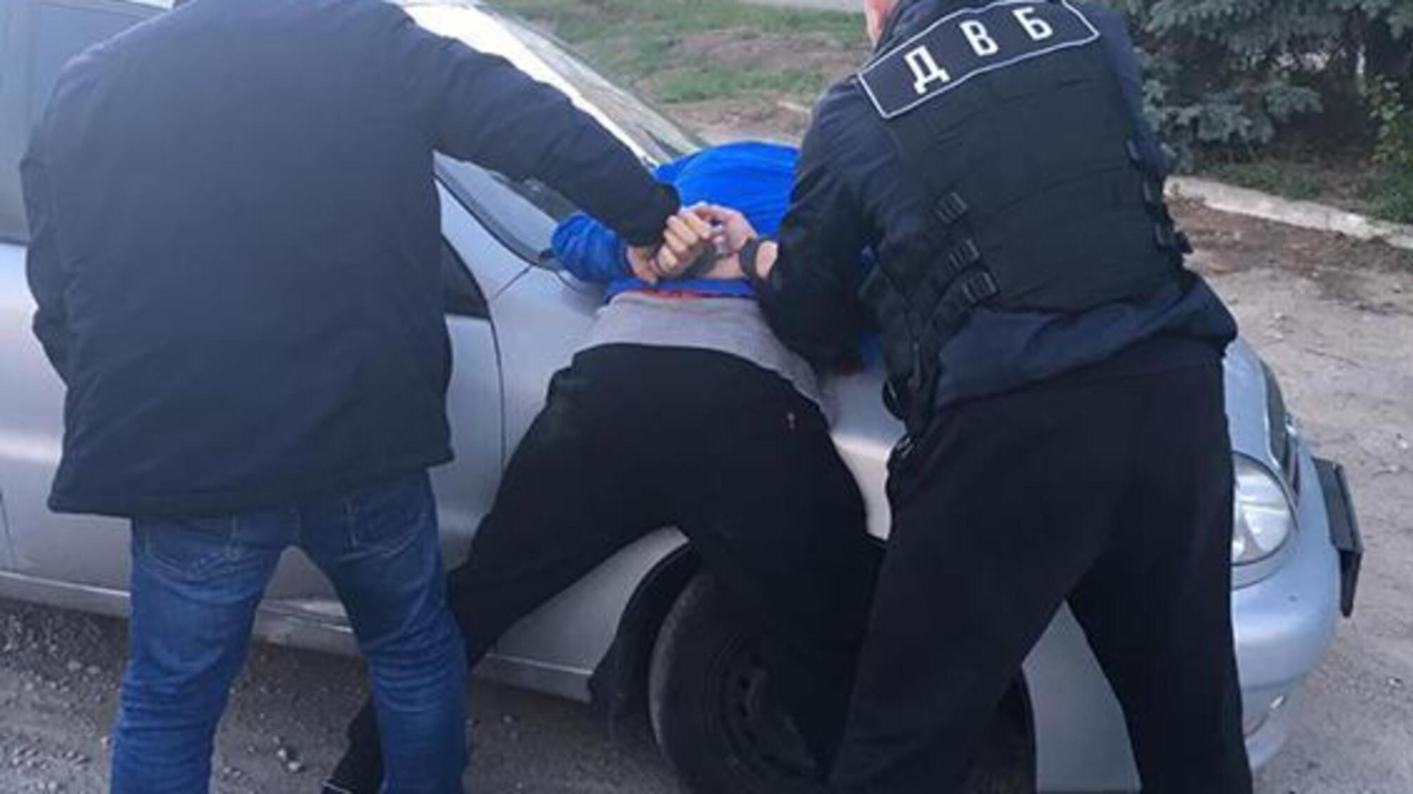 У Запорізькій області на збуті наркотиків затримано поліцейського